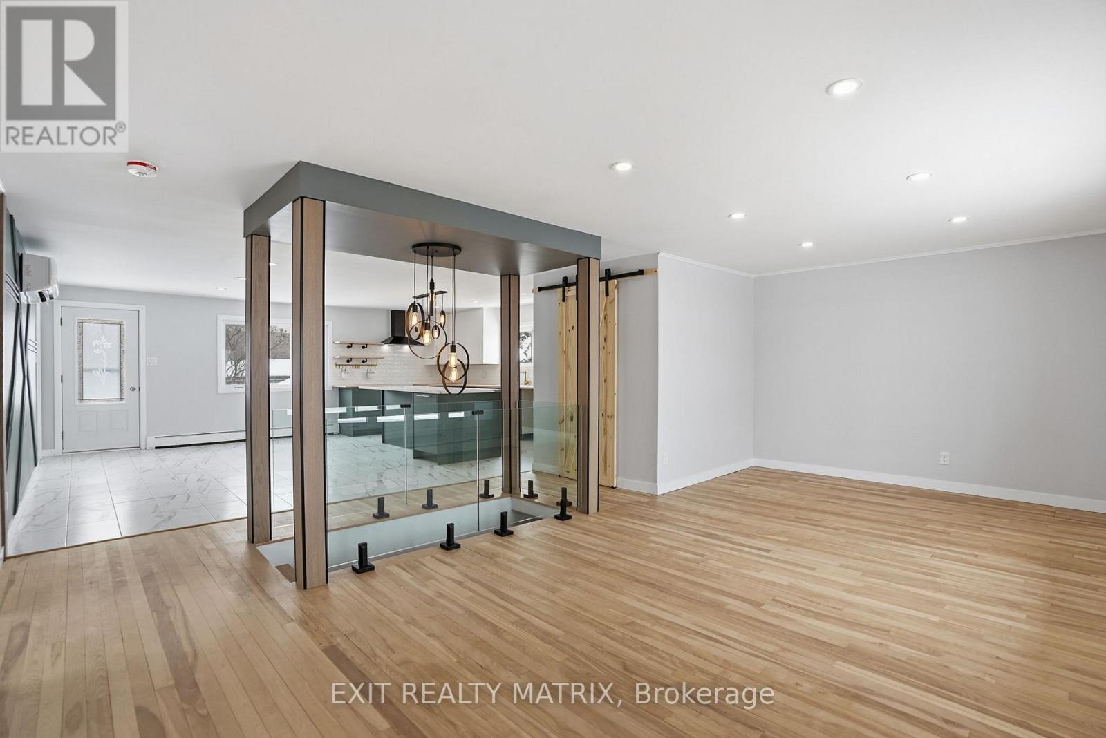 805 Cartier Boulevard, Hawkesbury, Ontario  K6A 1W9 - Photo 5 - X12785492