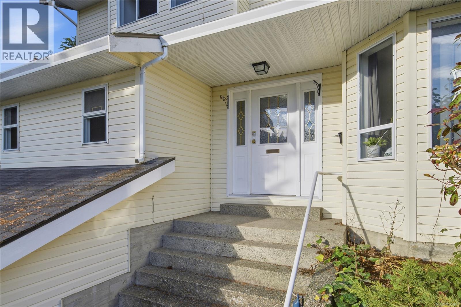 628 Cairndale Rd, Colwood, British Columbia  V9C 2R2 - Photo 3 - 1025942