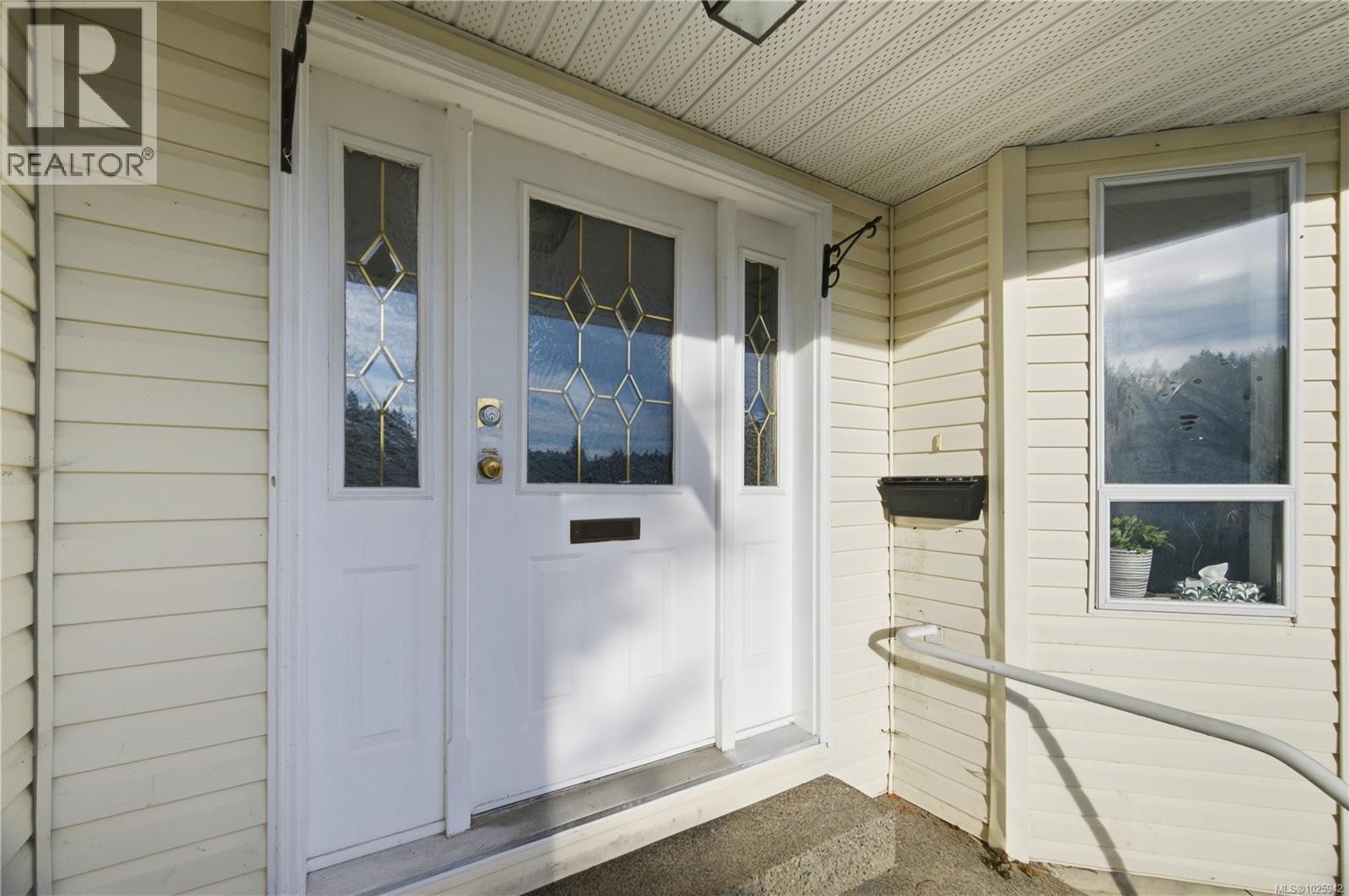 628 Cairndale Rd, Colwood, British Columbia  V9C 2R2 - Photo 4 - 1025942