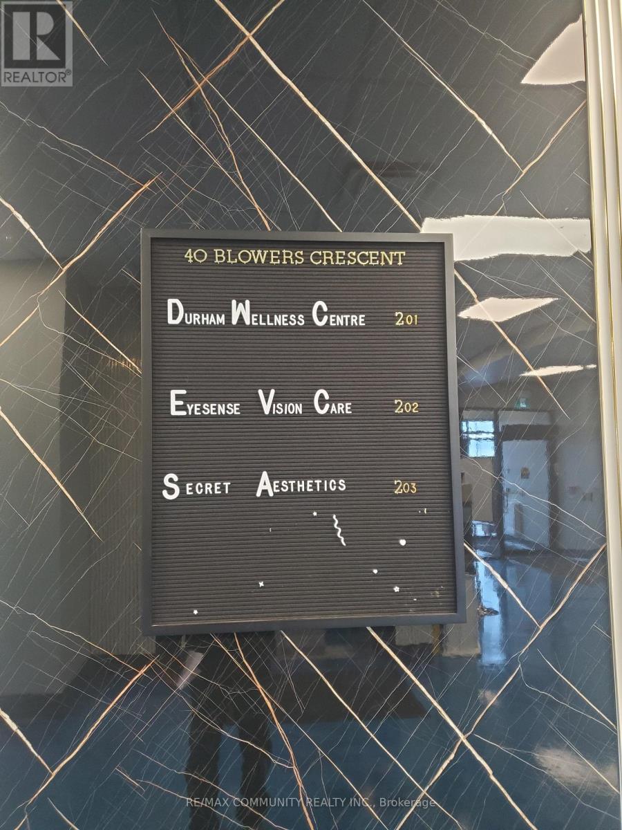 40 Blowers Crescent, Ajax, Ontario  L1Z 0N4 - Photo 2 - E12785500