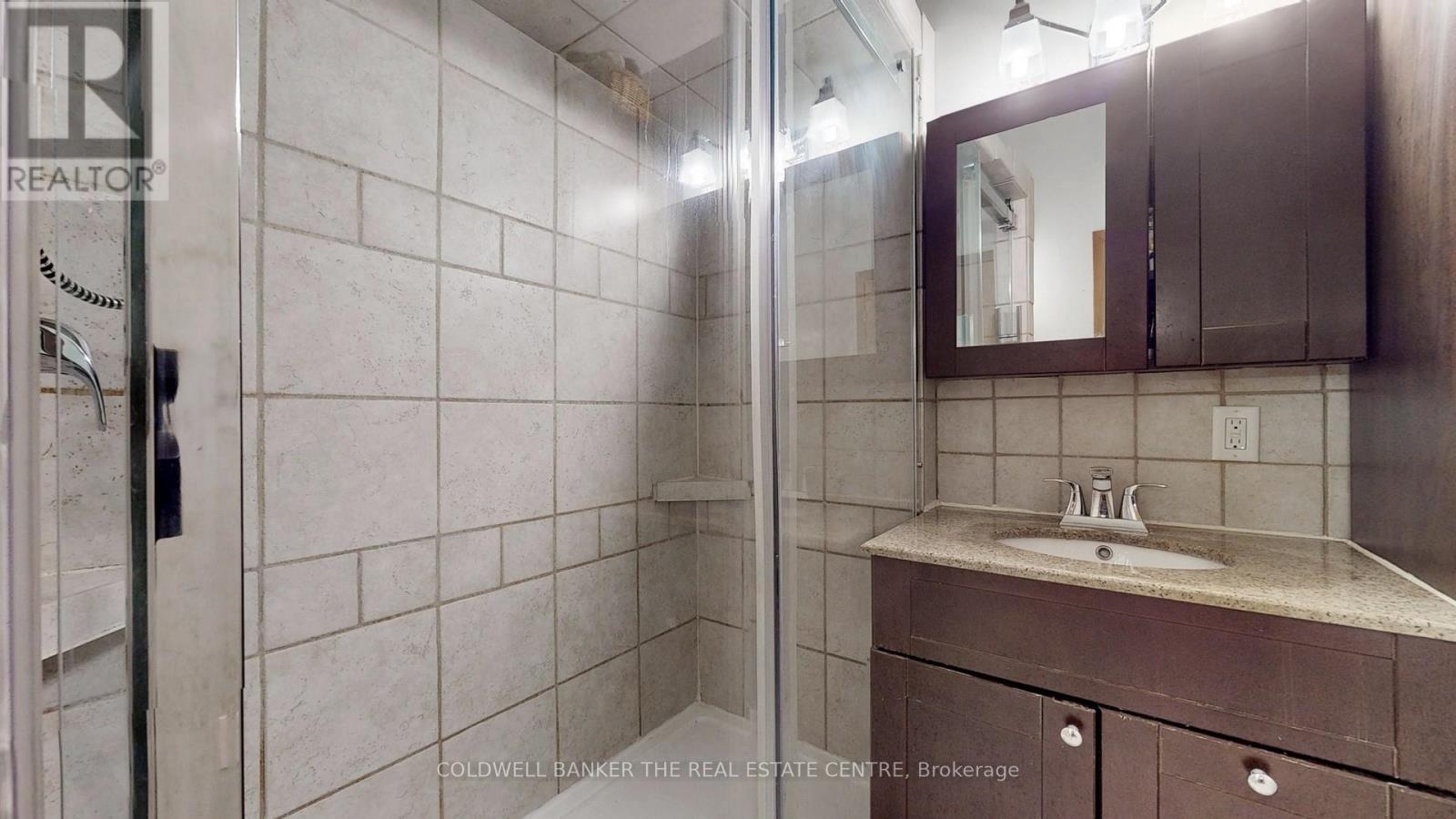 33 Lake Drive E, Georgina, Ontario  L4P 3E9 - Photo 10 - N12785520