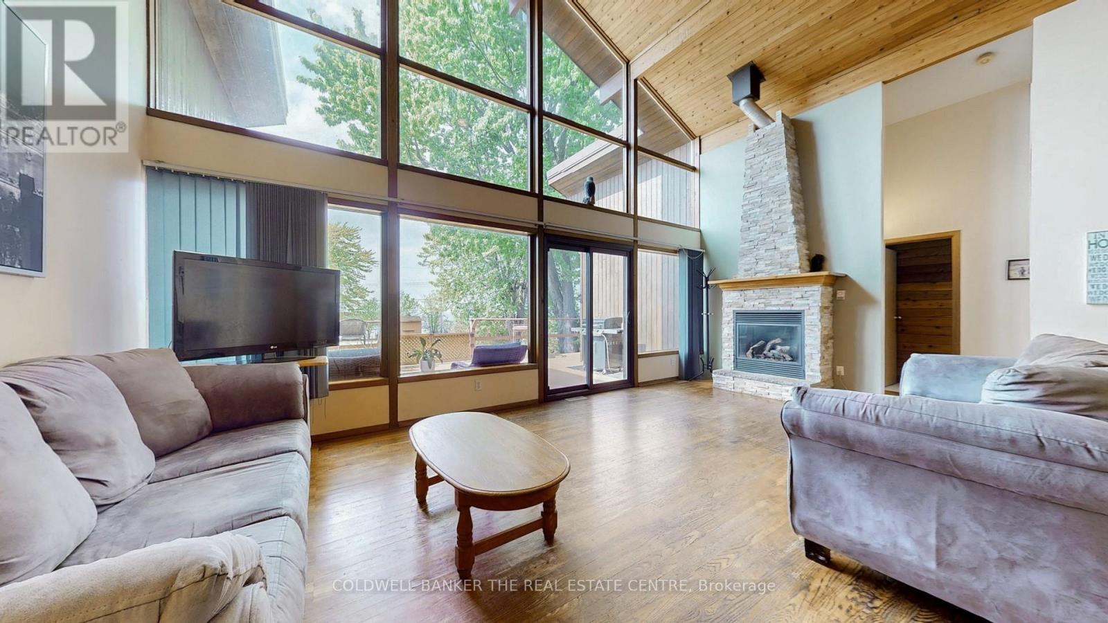 33 Lake Drive E, Georgina, Ontario  L4P 3E9 - Photo 4 - N12785520