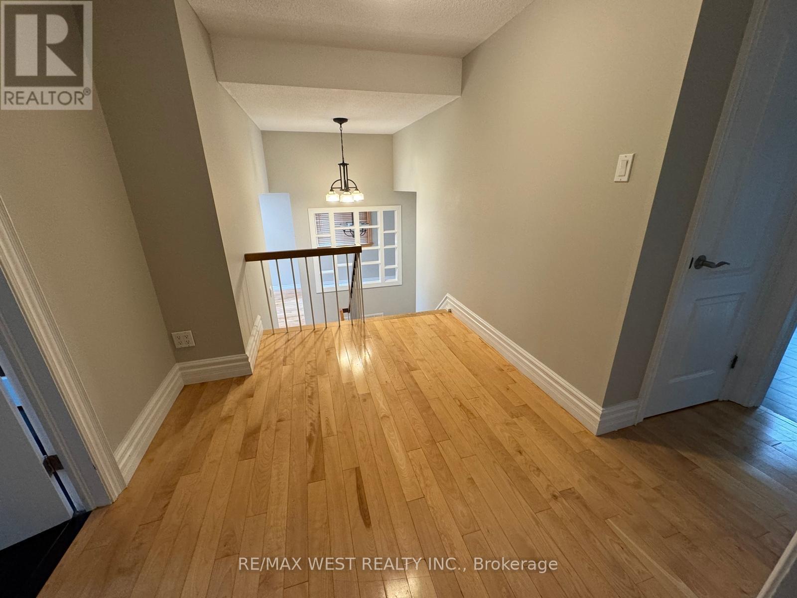 43 Clover Avenue, Barrie, Ontario  L4N 5E2 - Photo 10 - S12776048