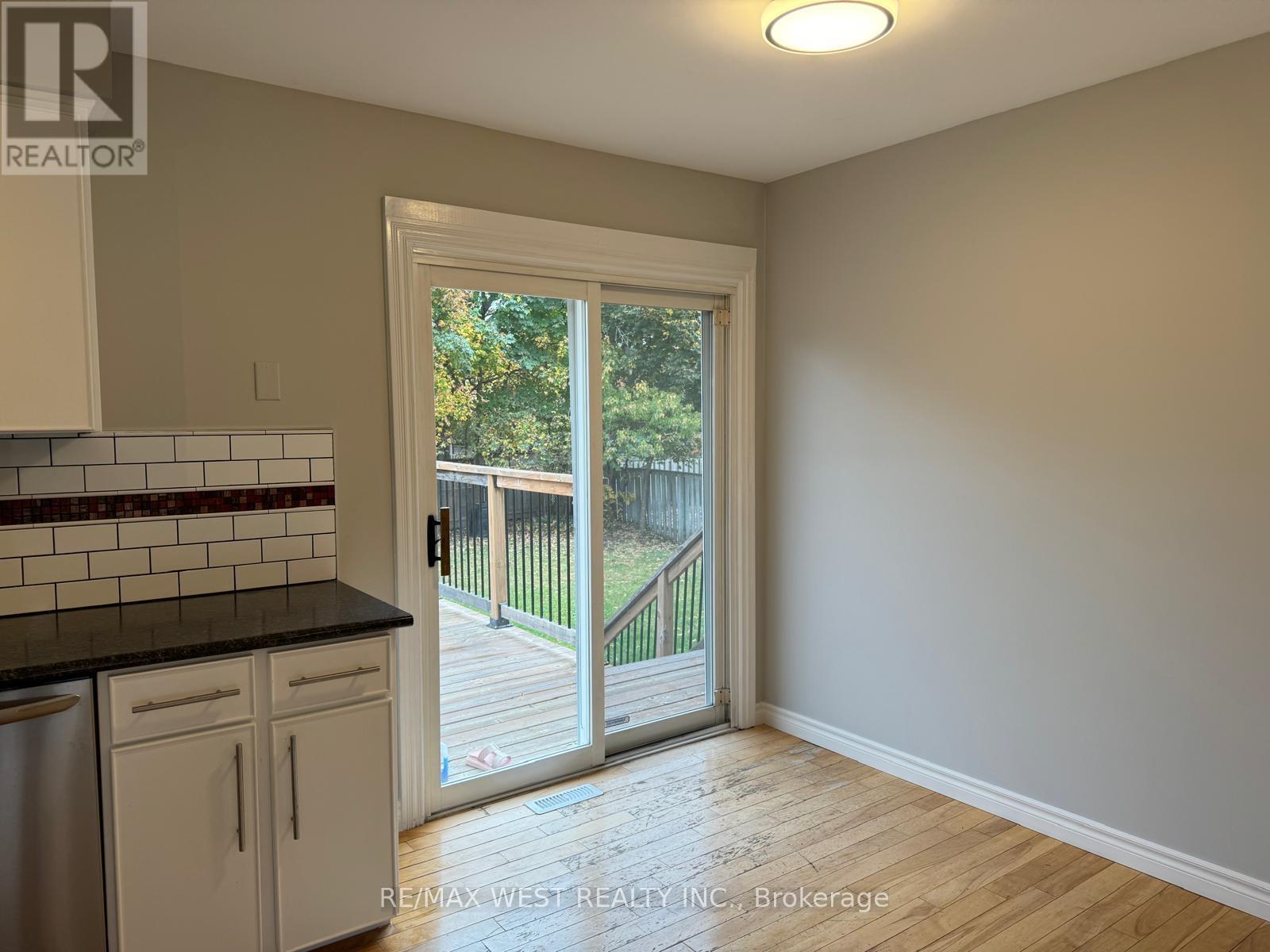 43 Clover Avenue, Barrie, Ontario  L4N 5E2 - Photo 12 - S12776048