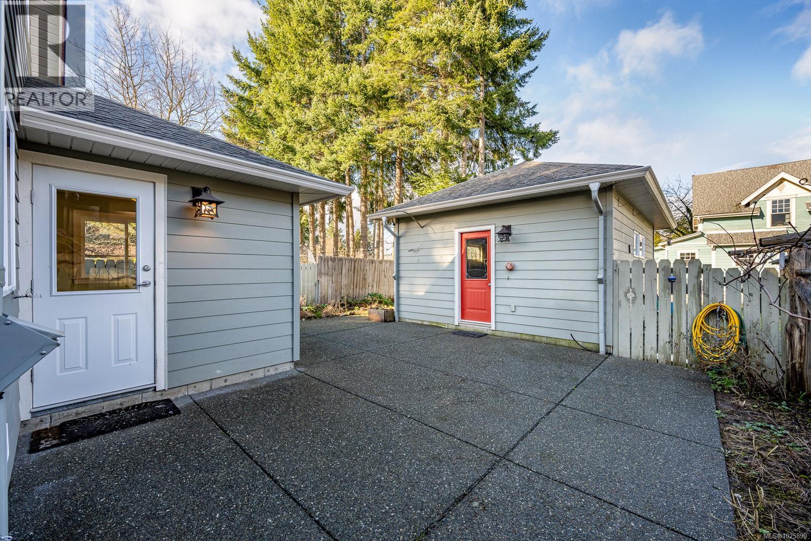 1013 5th St, Courtenay, British Columbia  V9N 1L3 - Photo 30 - 1025899