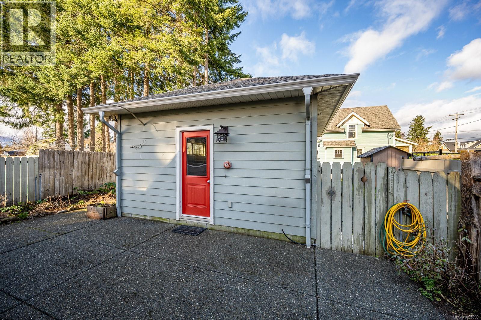 1013 5th St, Courtenay, British Columbia  V9N 1L3 - Photo 31 - 1025899