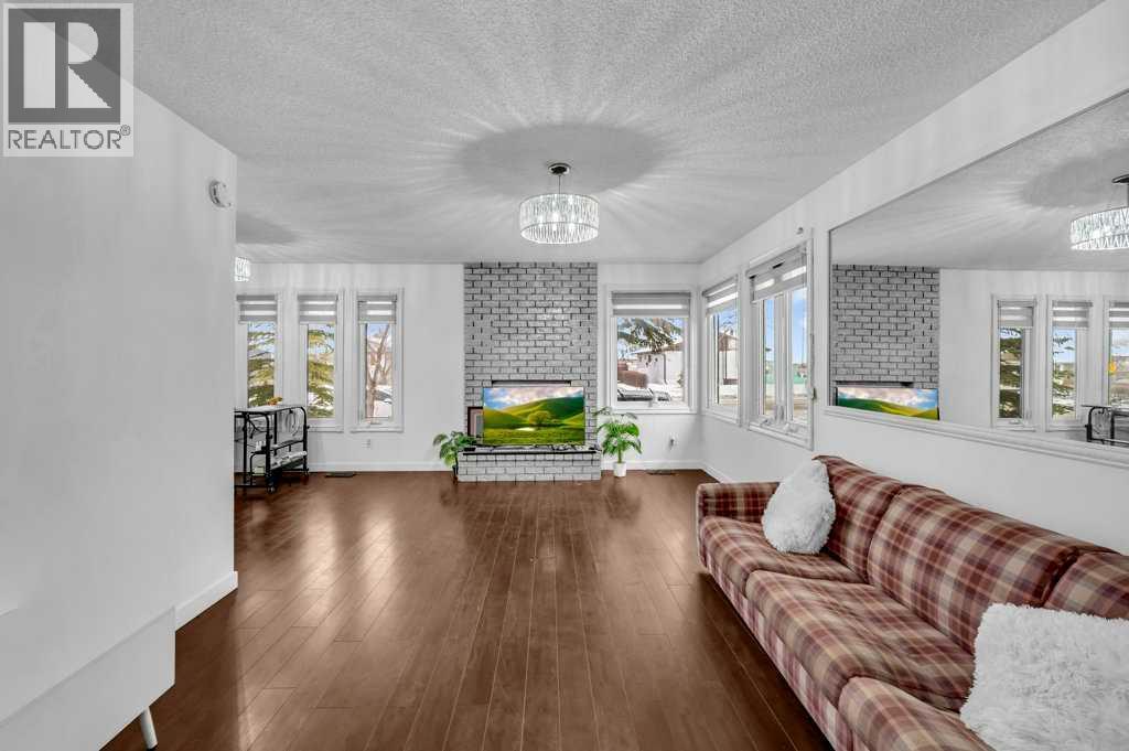 1140 Abbeydale Drive Ne, Calgary, Alberta  T2A 6L1 - Photo 7 - A2280955