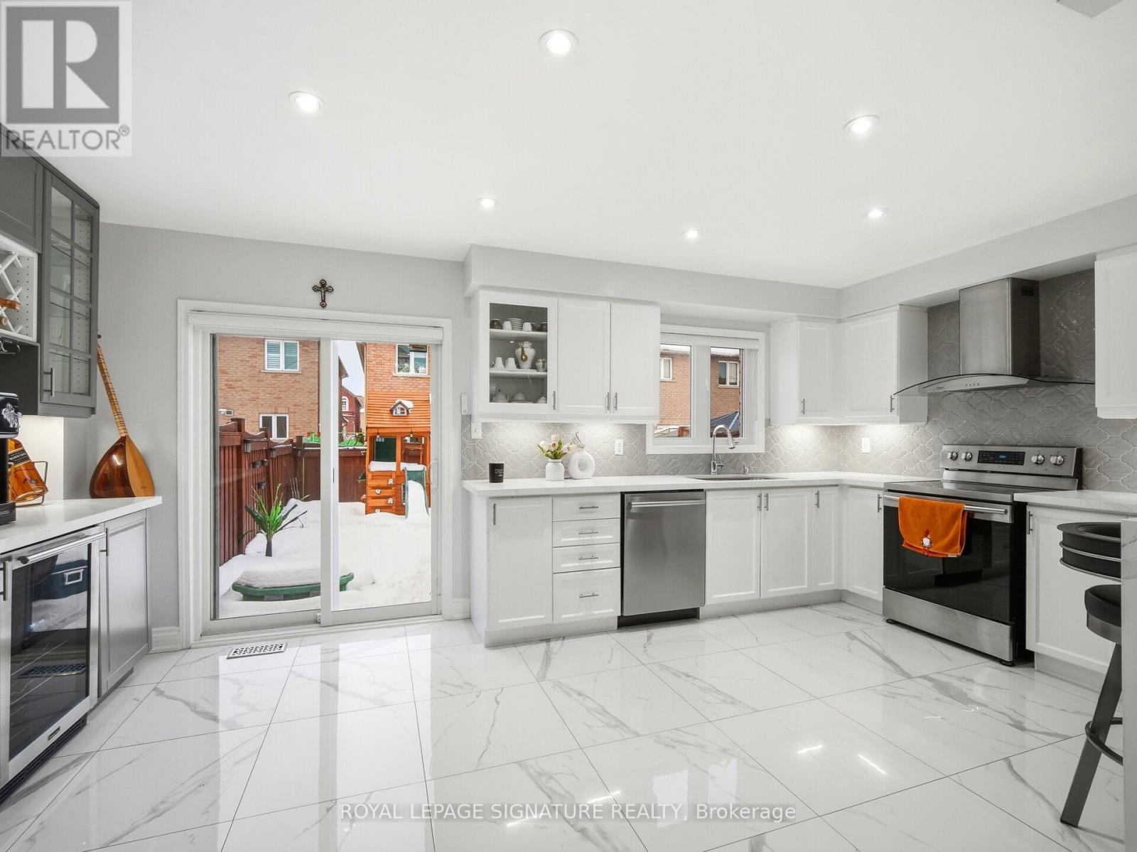 32 Toddville Road, Brampton, Ontario  L6P 3A3 - Photo 18 - W12785498