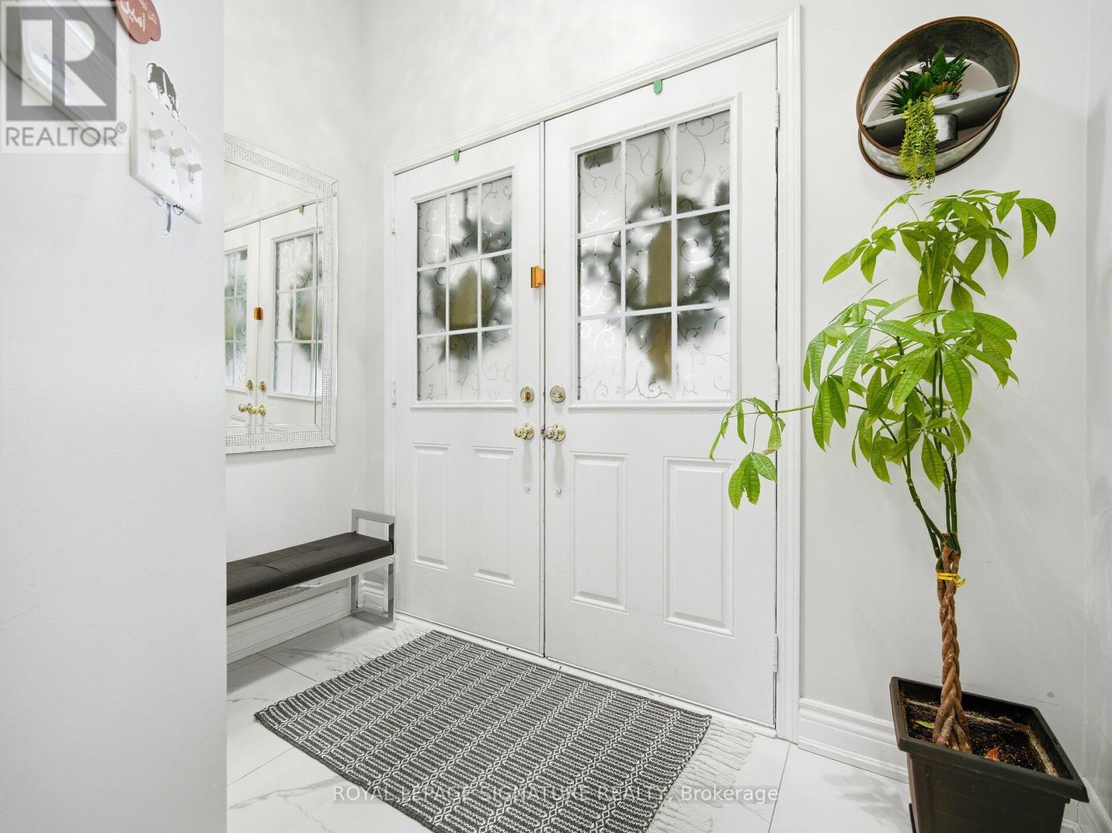 32 Toddville Road, Brampton, Ontario  L6P 3A3 - Photo 7 - W12785498