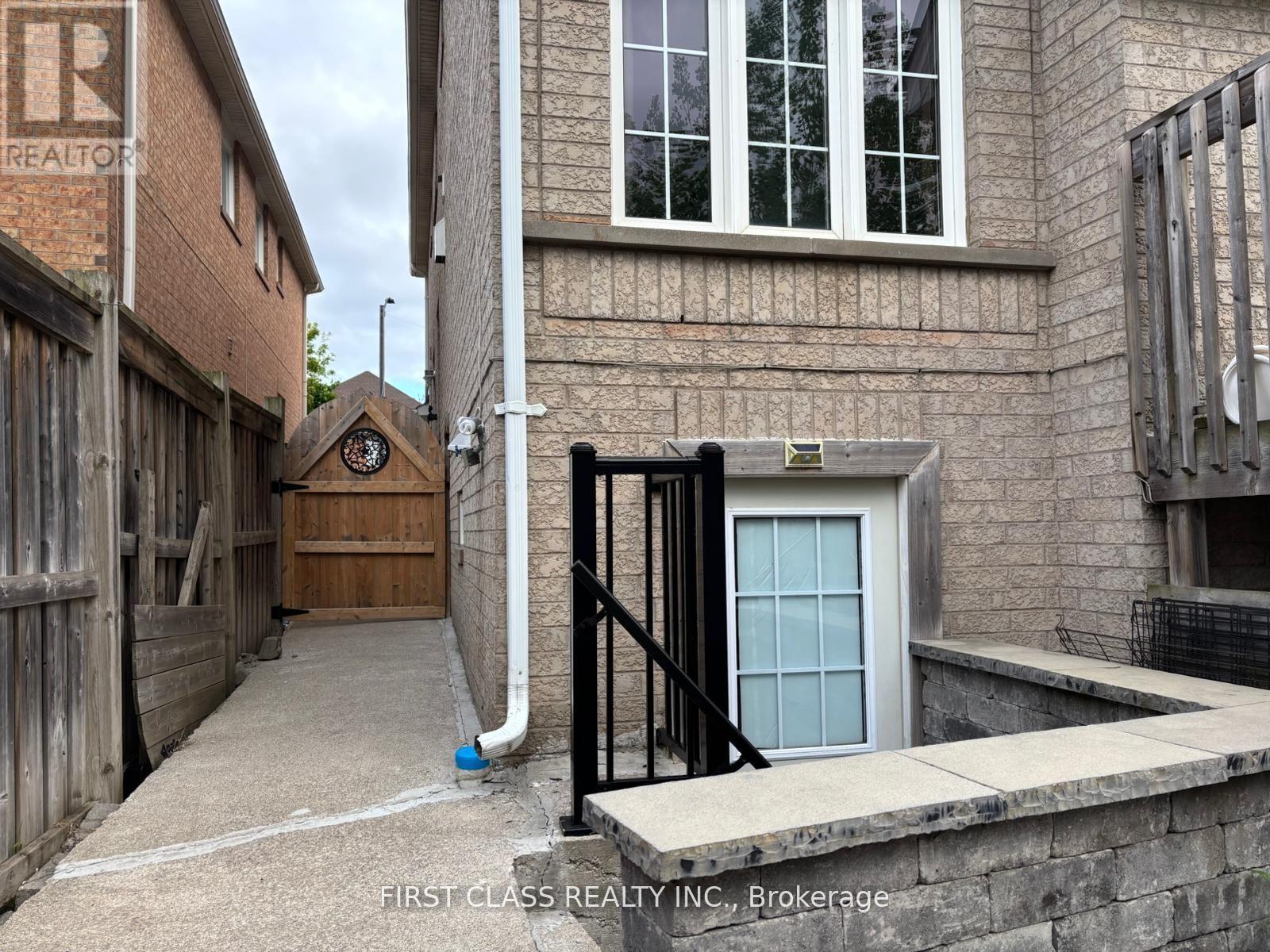 Bsmt - 3023 Mission Hill Drive, Mississauga, Ontario  L5M 0B8 - Photo 10 - W12785502