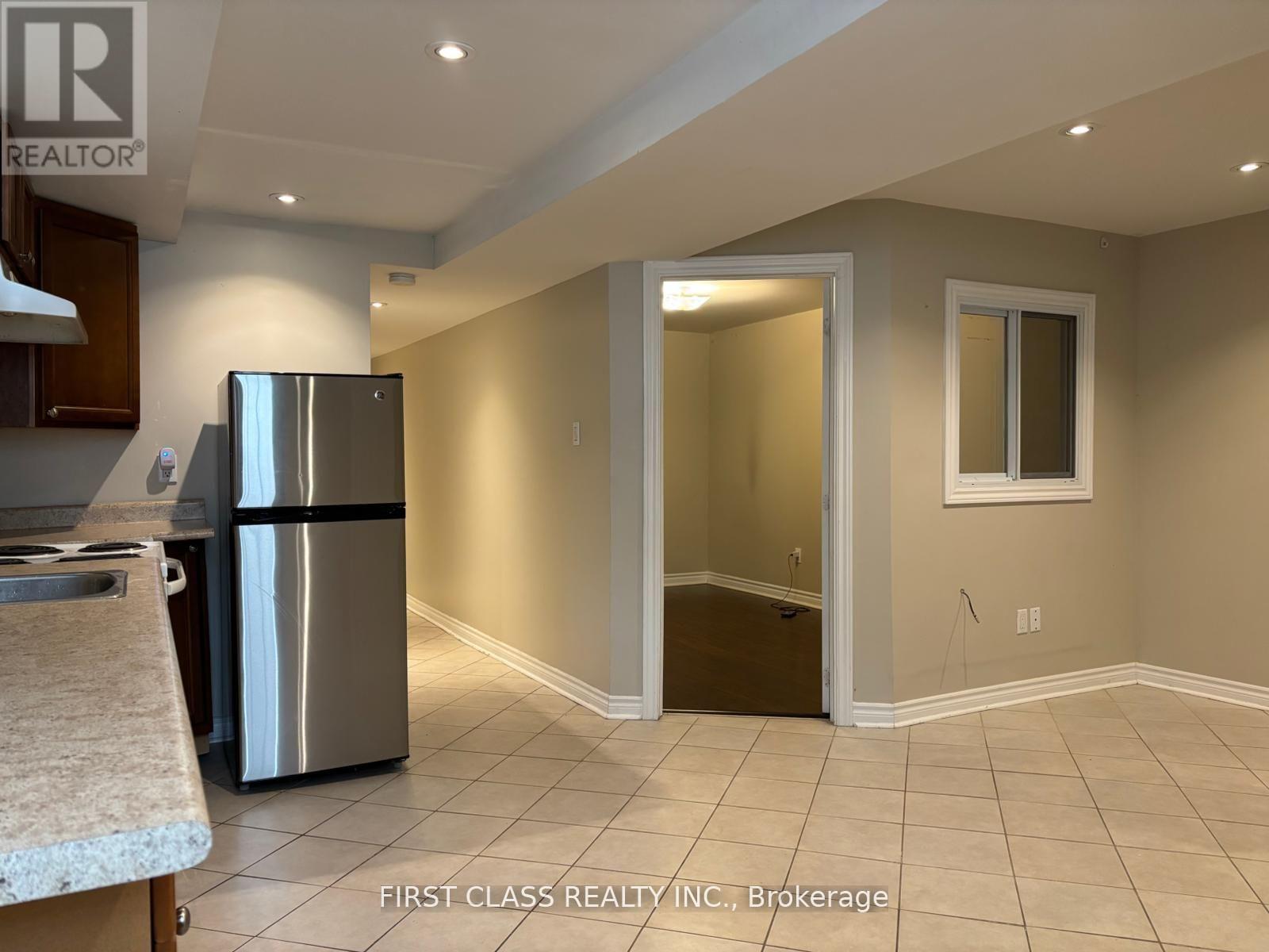 Bsmt - 3023 Mission Hill Drive, Mississauga, Ontario  L5M 0B8 - Photo 5 - W12785502