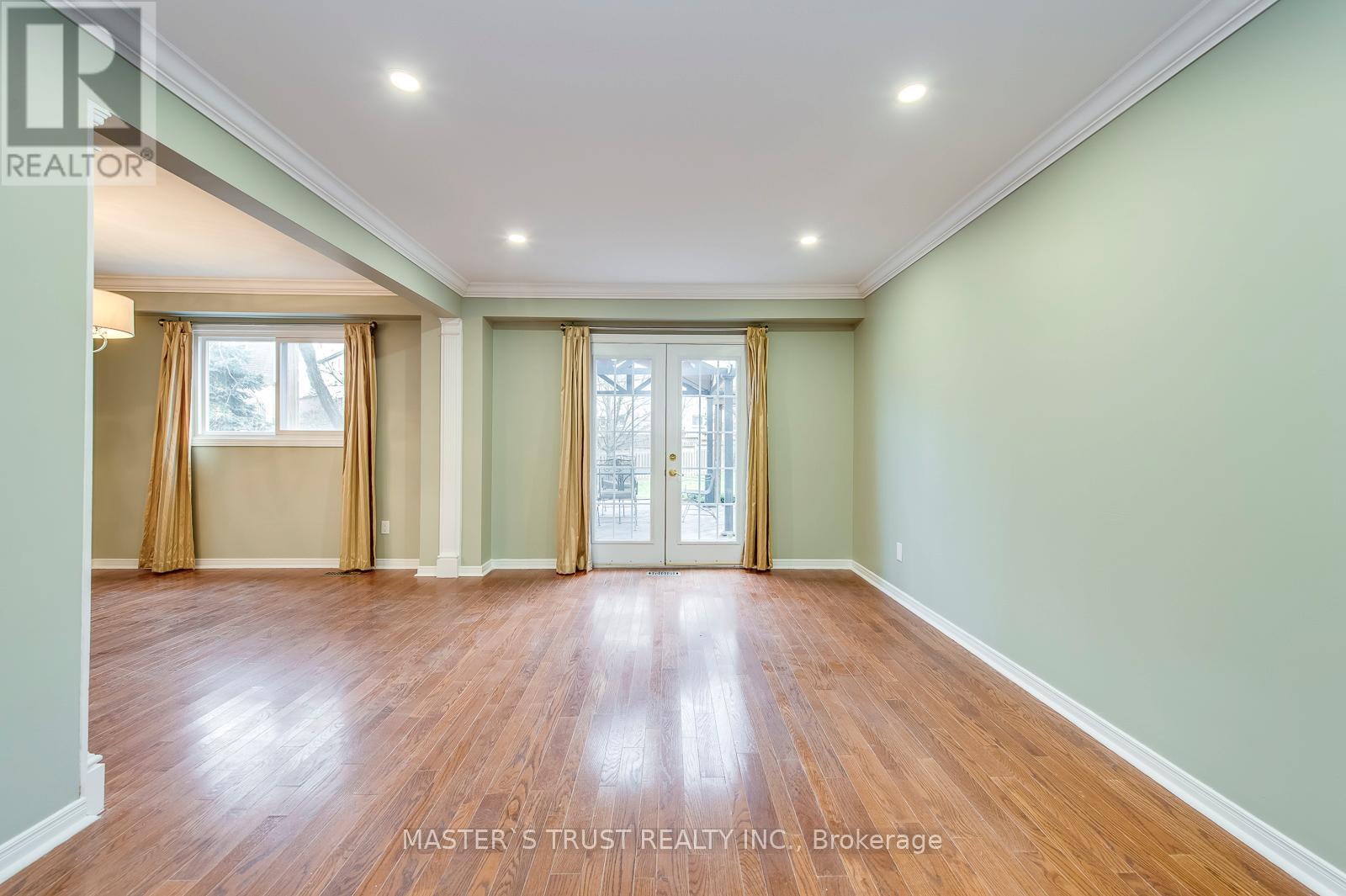 1824 Princelea Place, Mississauga, Ontario  L5M 3R8 - Photo 4 - W12785508