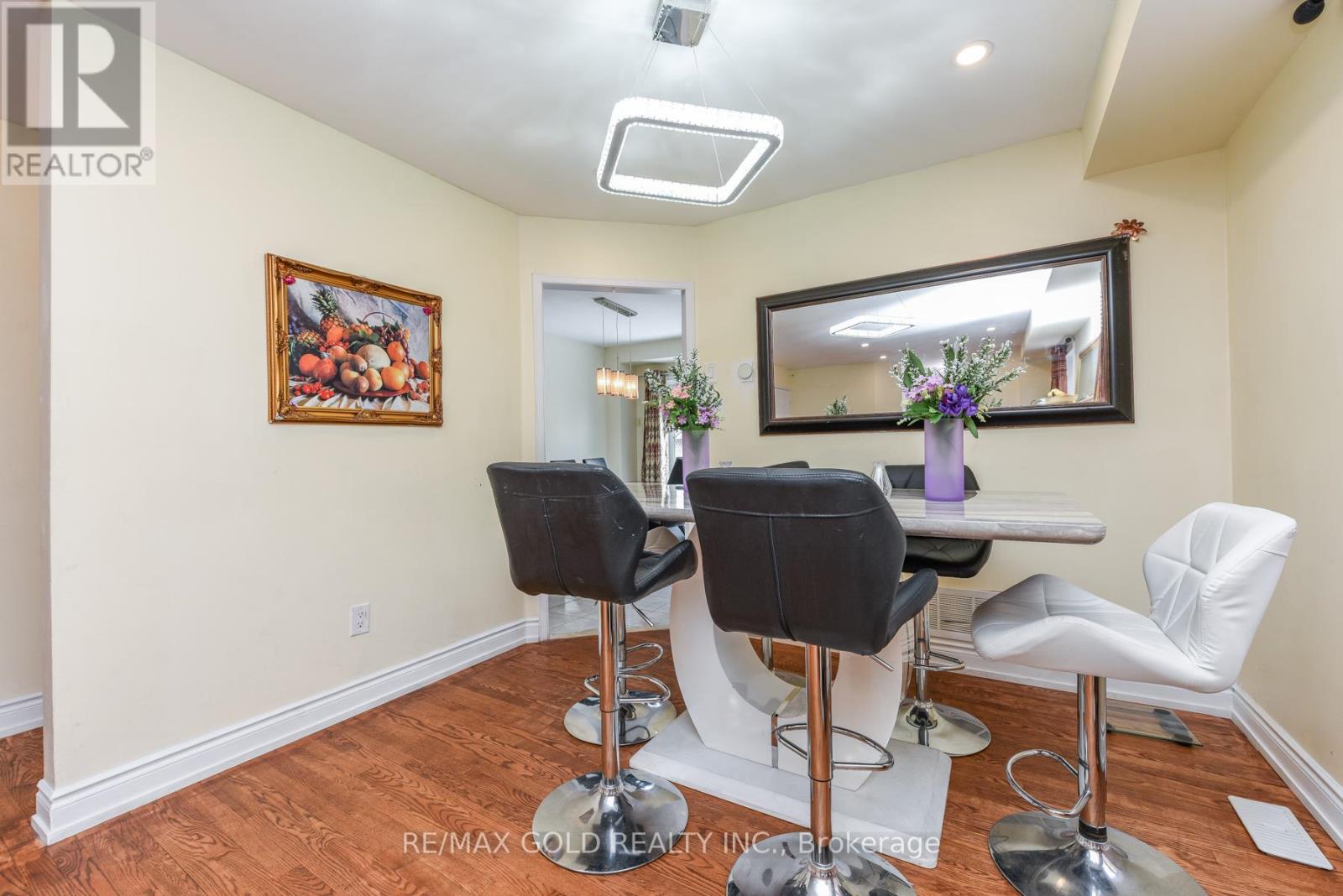 3409 Mcdowell Drive, Mississauga, Ontario  L5M 6R7 - Photo 10 - W12785522