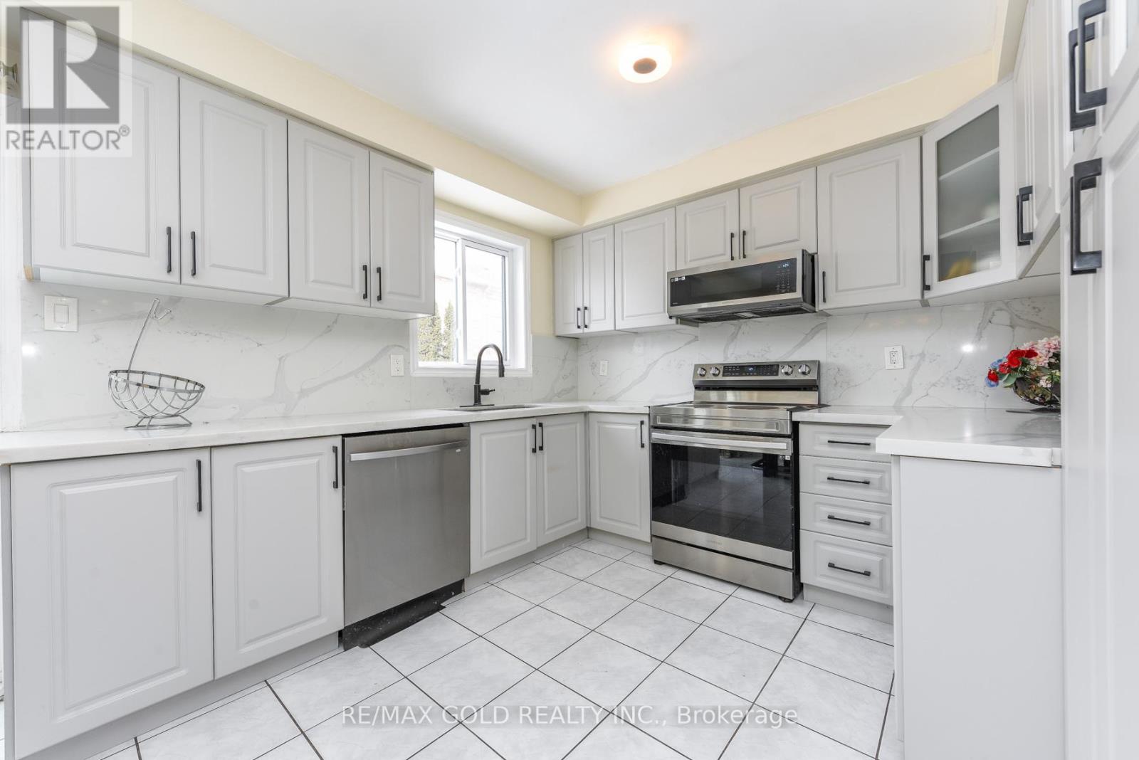 3409 Mcdowell Drive, Mississauga, Ontario  L5M 6R7 - Photo 14 - W12785522