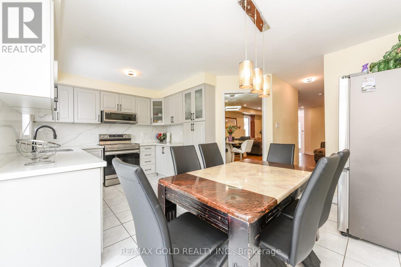 3409 Mcdowell Drive, Mississauga, Ontario  L5M 6R7 - Photo 16 - W12785522