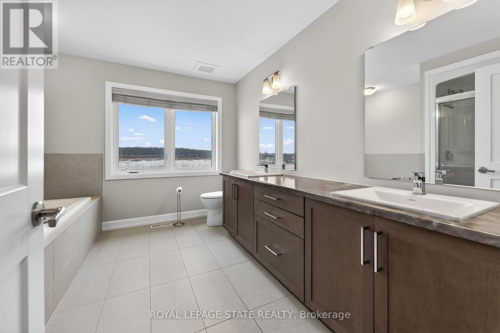 3951 Mitchell Crescent, Fort Erie, Ontario  L0S 1S0 - Photo 24 - X12785494