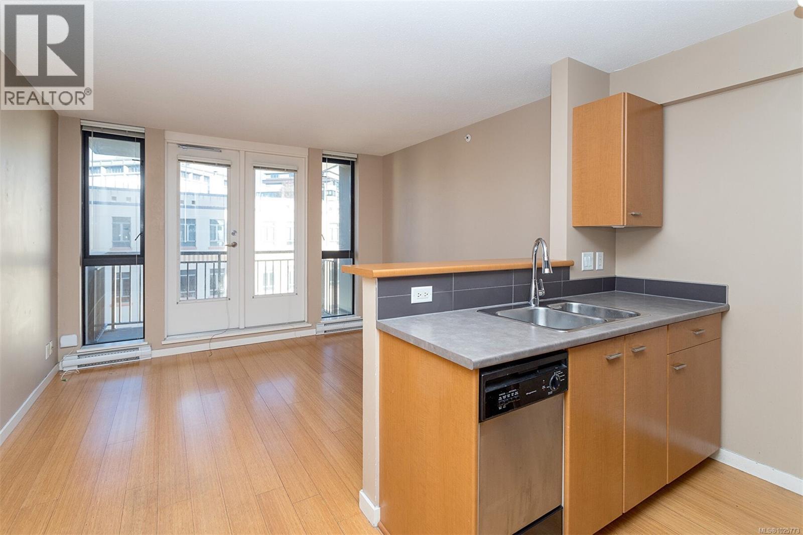 604 751 Fairfield Rd, Victoria, British Columbia  V8W 4A4 - Photo 13 - 1025773