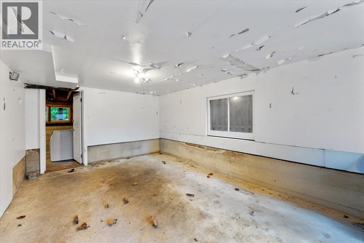 1064 Ruthina Avenue, North Vancouver, British Columbia  V7R 2E6 - Photo 40 - R3089566