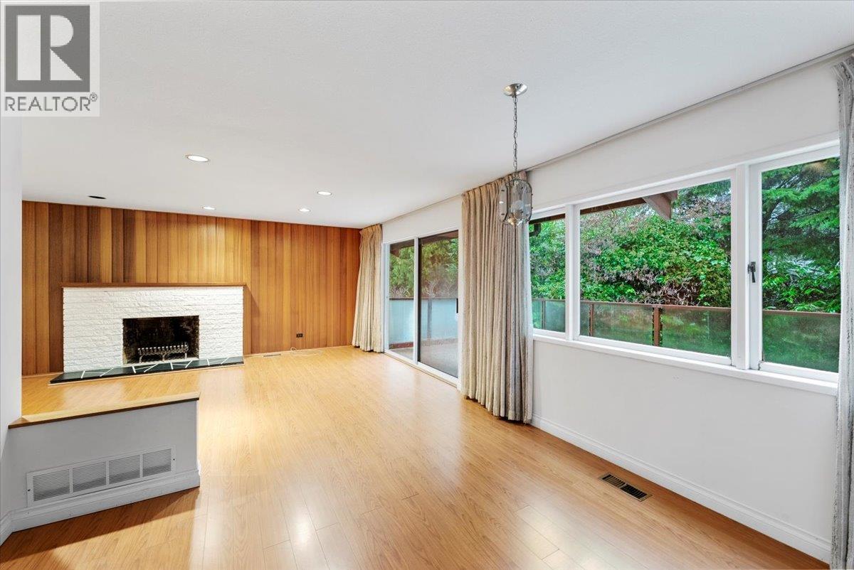 1064 Ruthina Avenue, North Vancouver, British Columbia  V7R 2E6 - Photo 11 - R3089566