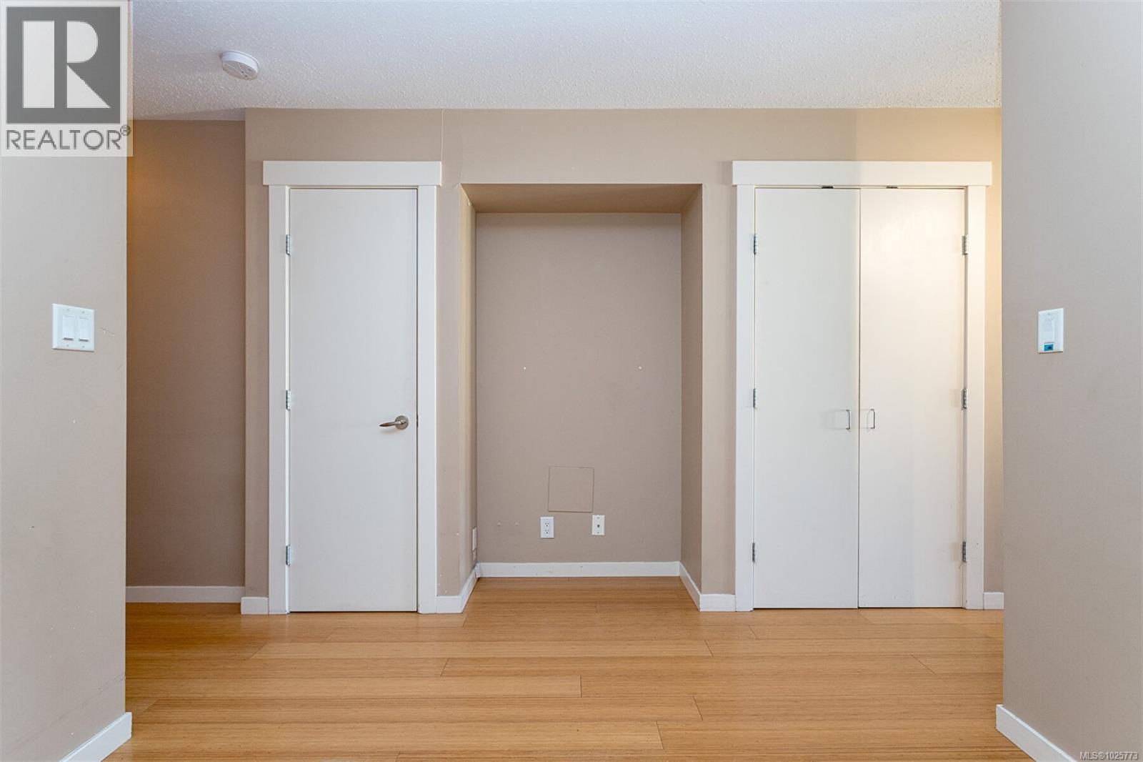 604 751 Fairfield Rd, Victoria, British Columbia  V8W 4A4 - Photo 16 - 1025773