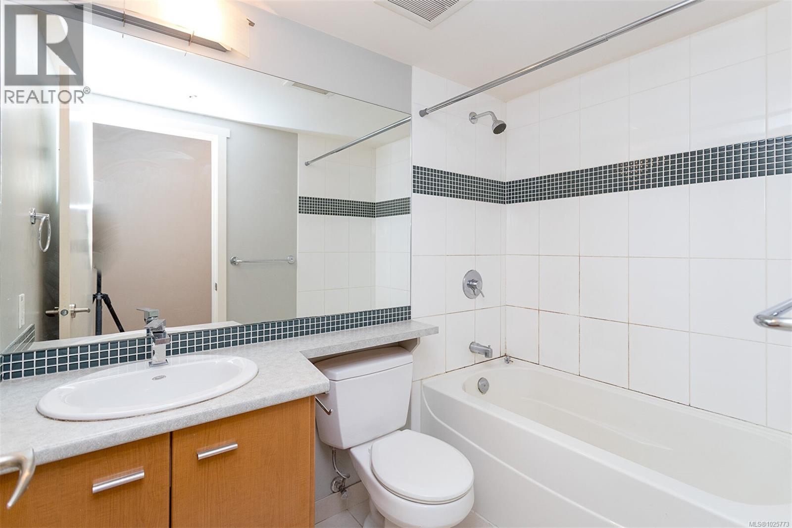 604 751 Fairfield Rd, Victoria, British Columbia  V8W 4A4 - Photo 17 - 1025773