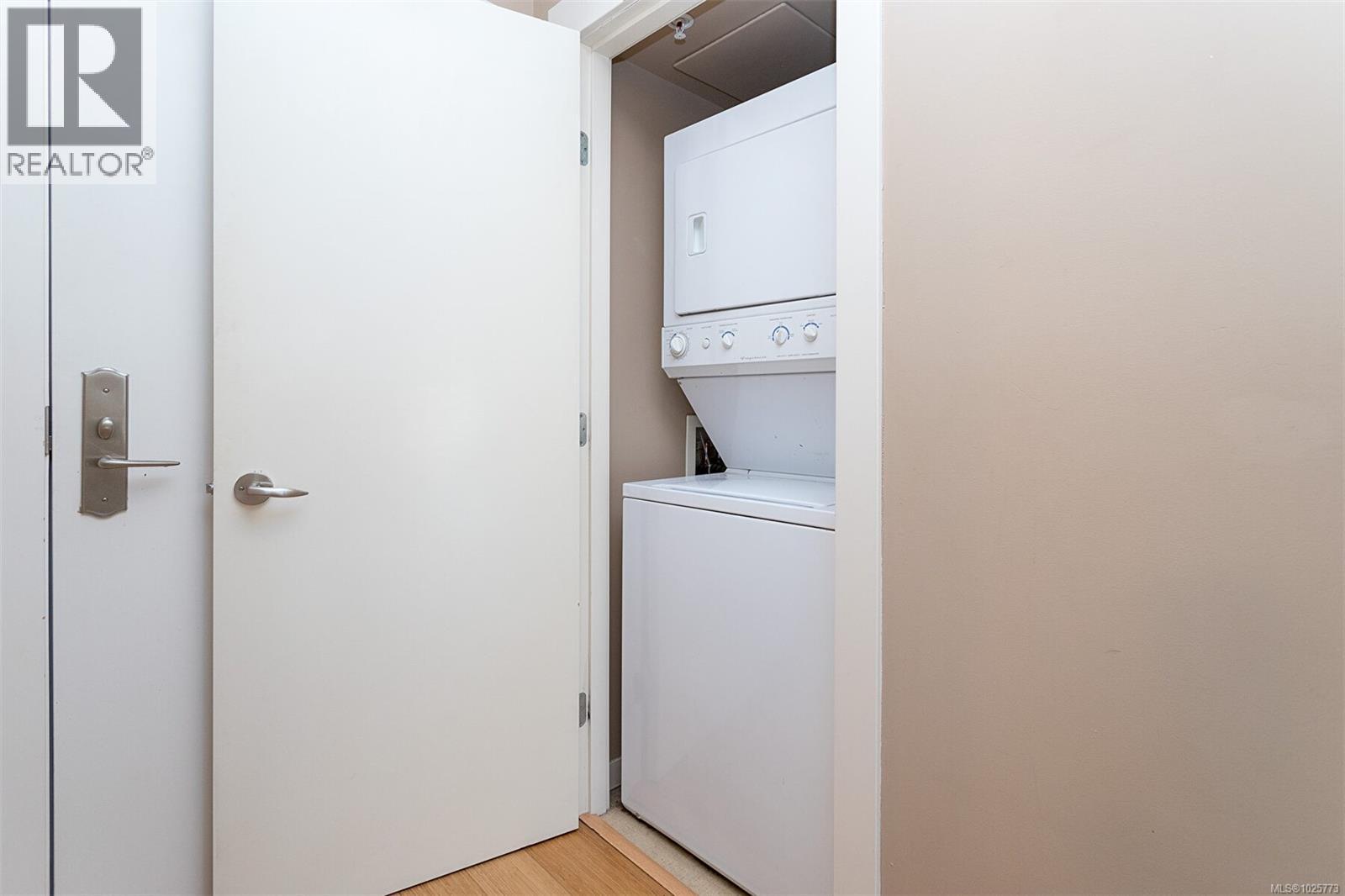 604 751 Fairfield Rd, Victoria, British Columbia  V8W 4A4 - Photo 18 - 1025773