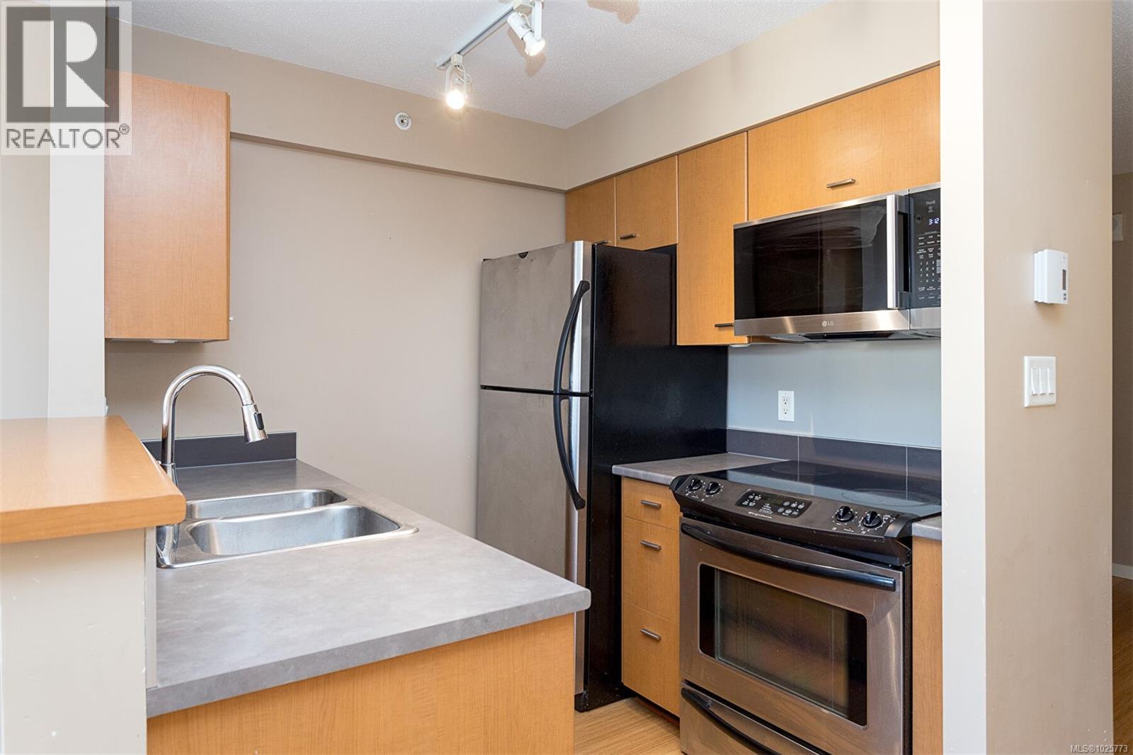 604 751 Fairfield Rd, Victoria, British Columbia  V8W 4A4 - Photo 11 - 1025773