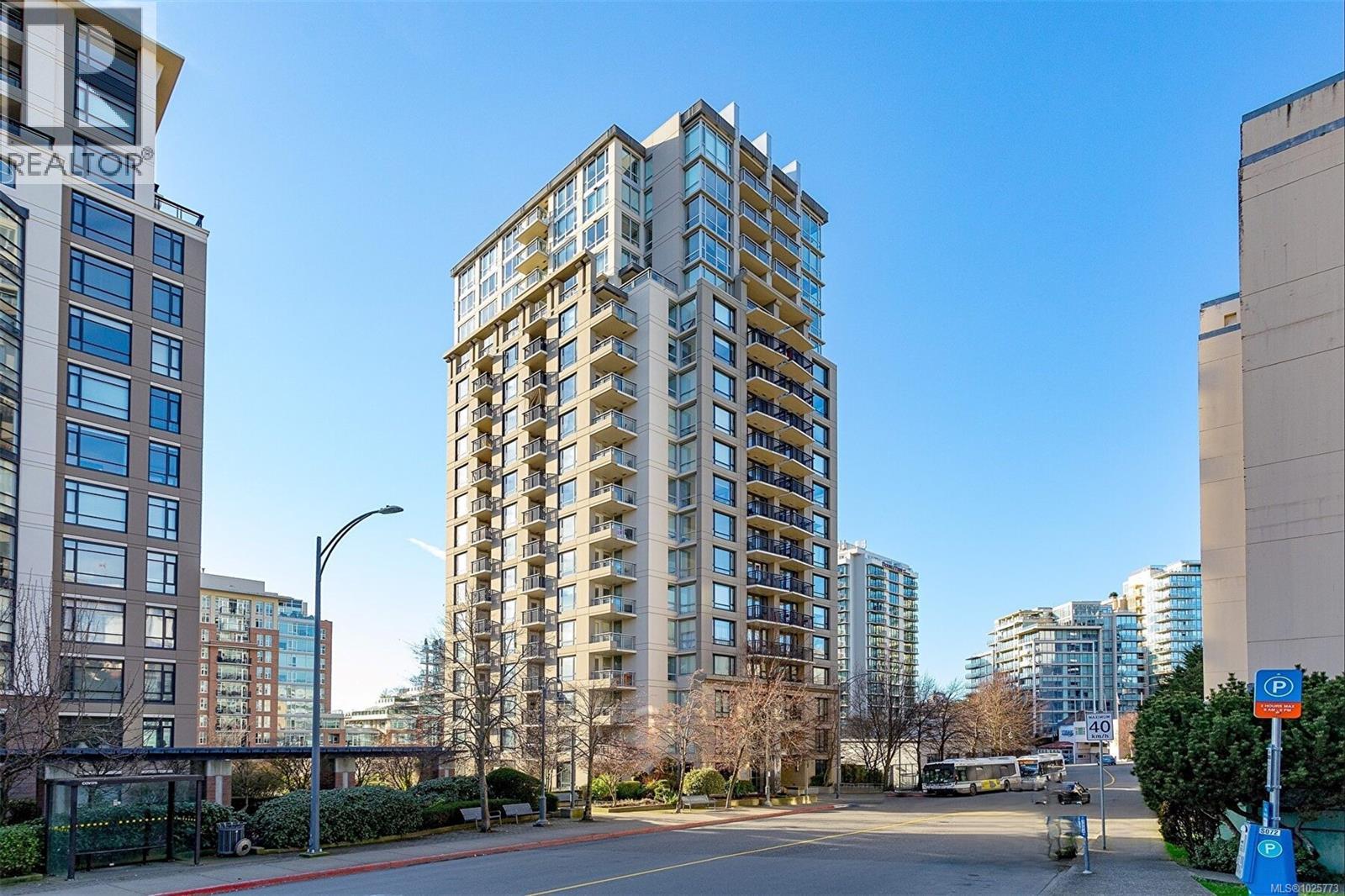 604 751 Fairfield Rd, Victoria, British Columbia  V8W 4A4 - Photo 2 - 1025773