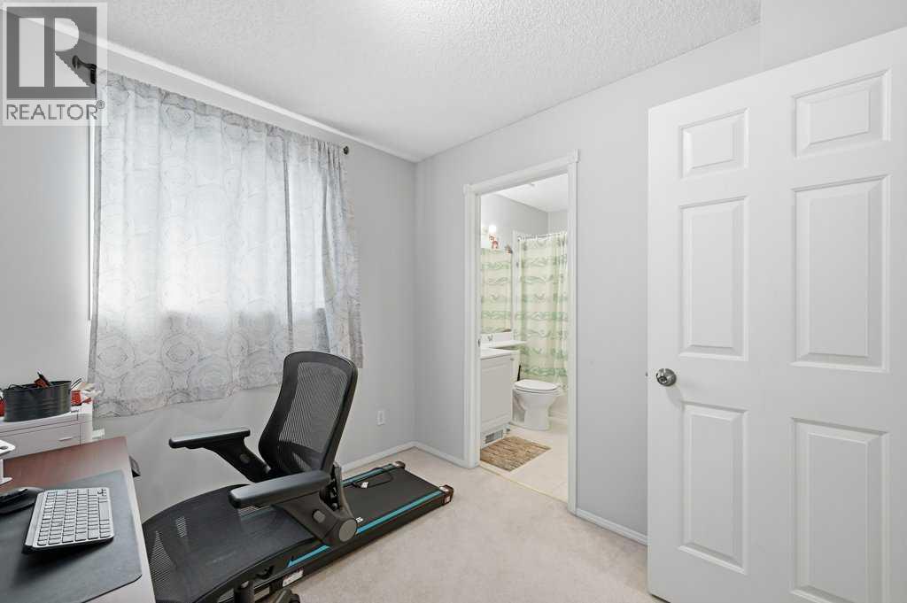1009 Country Hills Circle Nw, Calgary, Alberta  T3K 4W7 - Photo 25 - A2279886