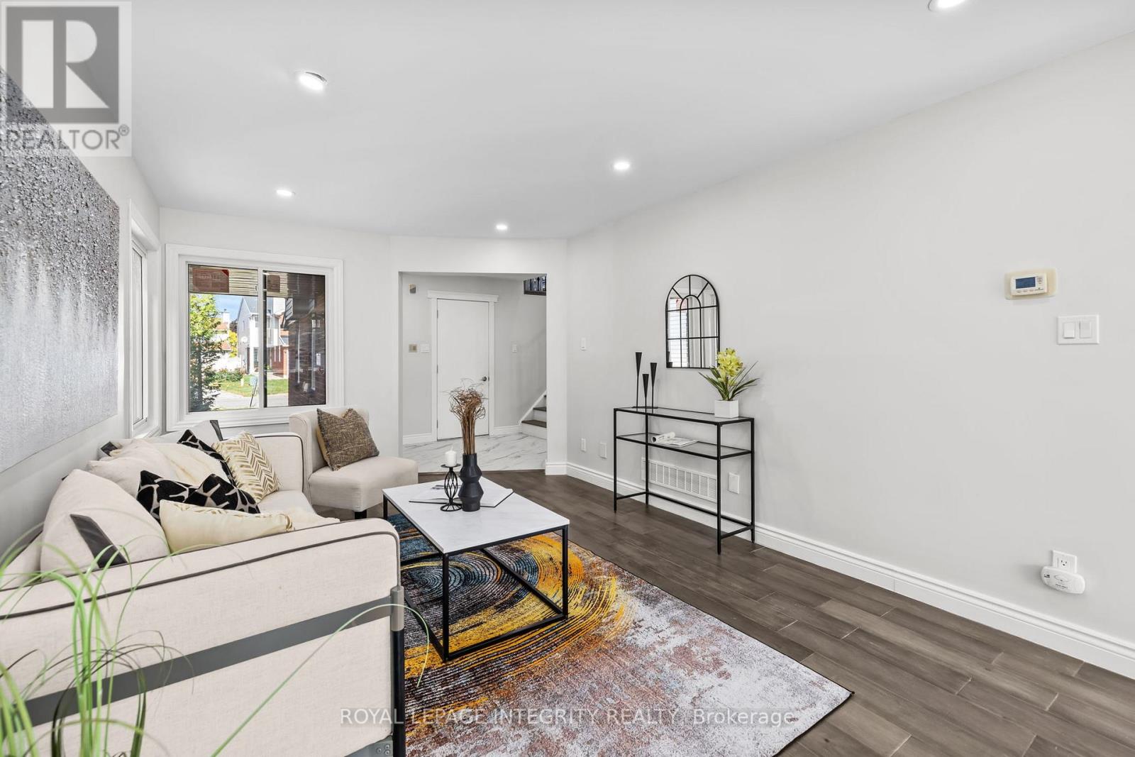 83 Saddle Crescent, Ottawa, Ontario  K1G 5L3 - Photo 6 - X12785584