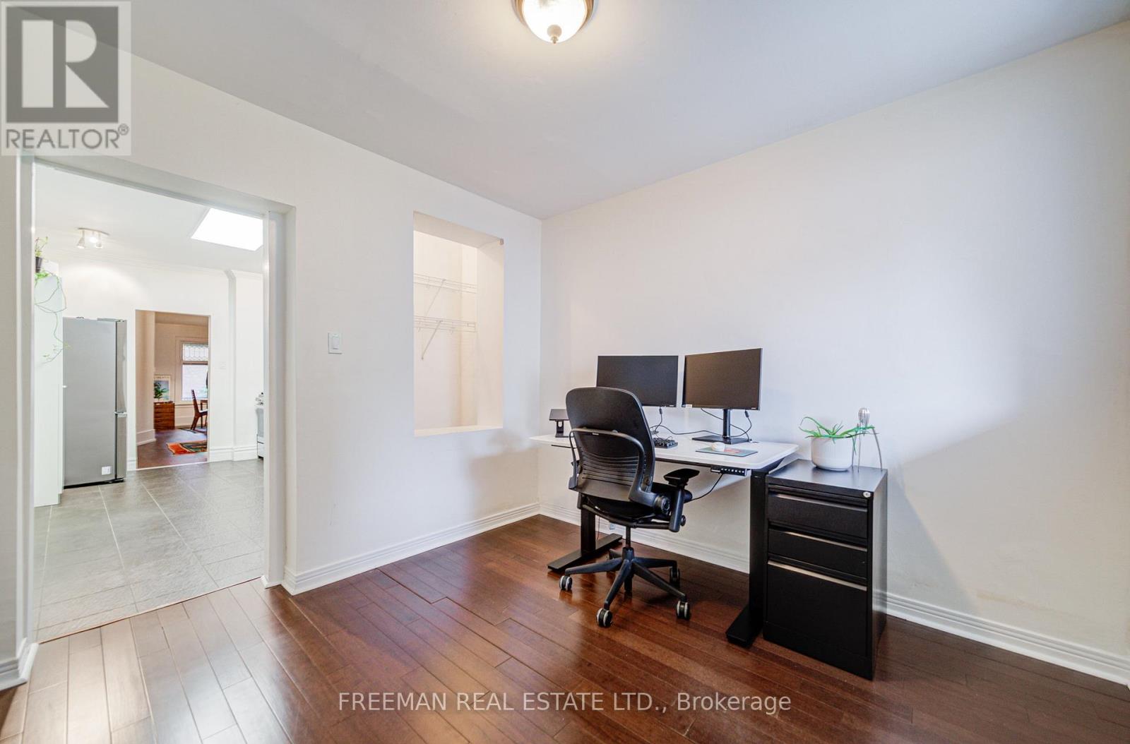 Main/lower - 757 Manning Avenue, Toronto, Ontario  M6G 2W5 - Photo 12 - C12785564