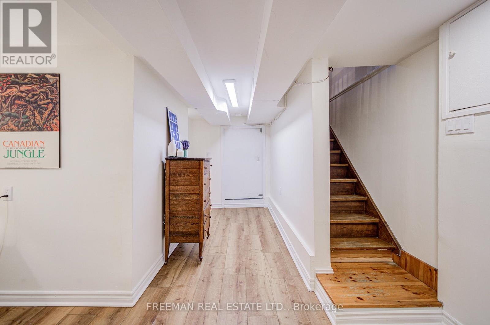 Main/lower - 757 Manning Avenue, Toronto, Ontario  M6G 2W5 - Photo 14 - C12785564