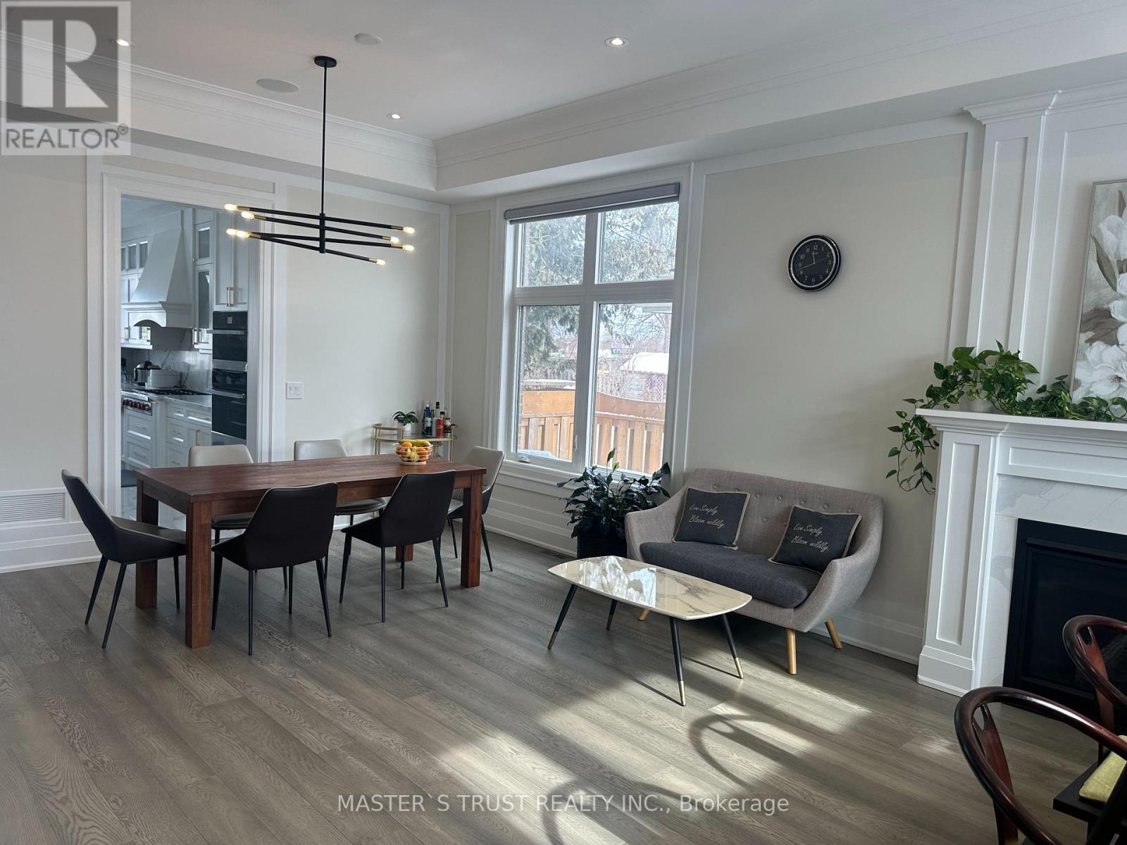 140 Sherwood Forest Drive, Markham, Ontario  L3P 1R3 - Photo 6 - N12785554