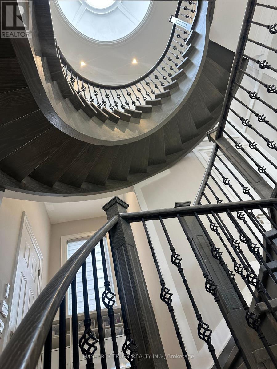 140 Sherwood Forest Drive, Markham, Ontario  L3P 1R3 - Photo 8 - N12785554