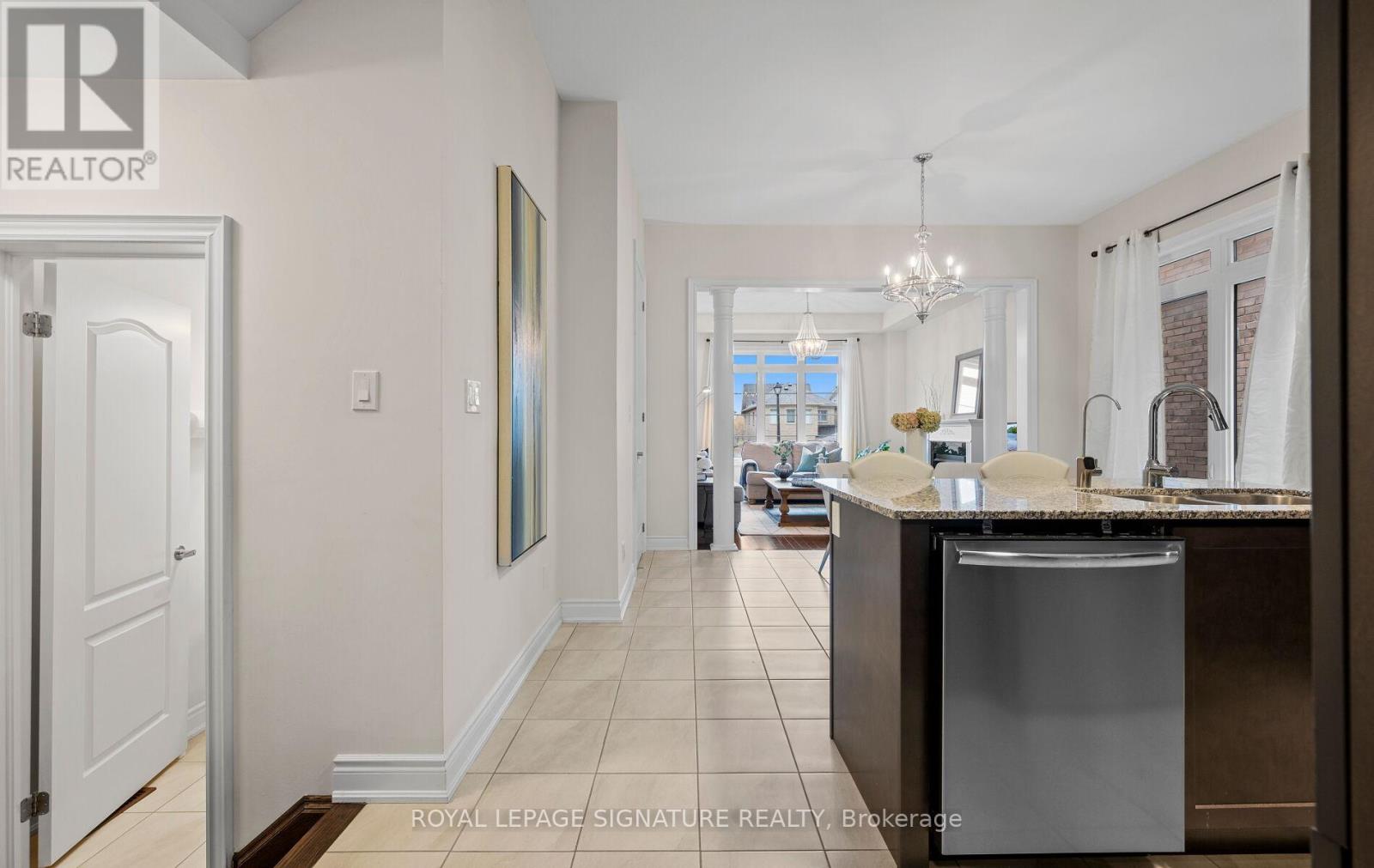 35 Clara May Avenue, East Gwillimbury, Ontario  L9N 0R4 - Photo 12 - N12785570