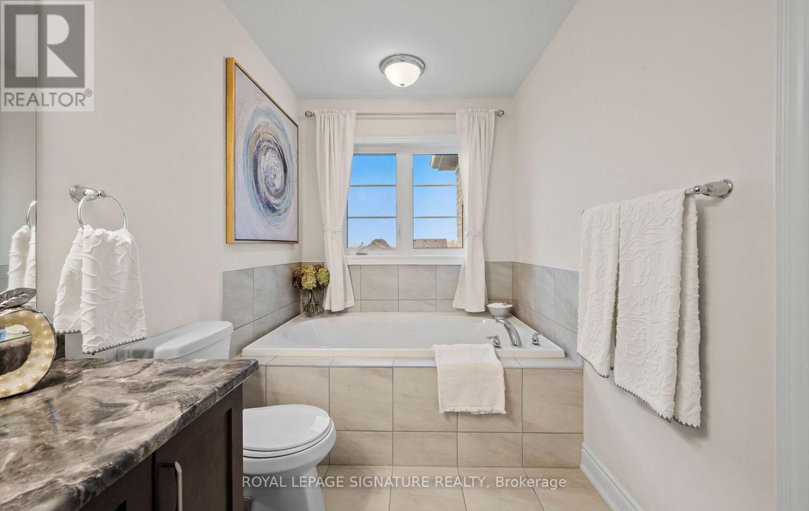 35 Clara May Avenue, East Gwillimbury, Ontario  L9N 0R4 - Photo 36 - N12785570