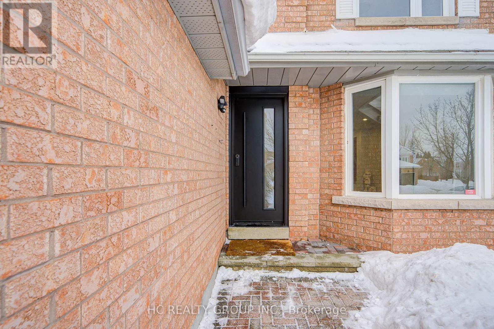 27 Corby Road, Markham, Ontario  L3R 8M8 - Photo 2 - N12785598