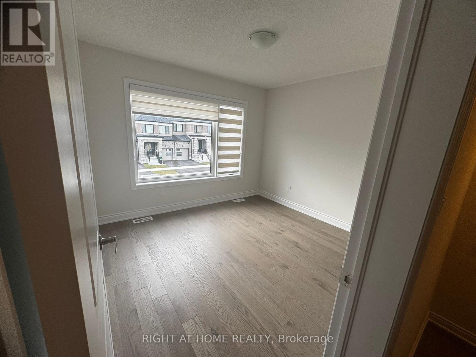 24 Tamworth Terrace, Barrie, Ontario  L9J 0L5 - Photo 19 - S12785588