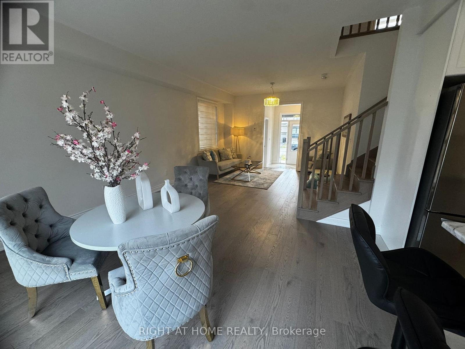 24 Tamworth Terrace, Barrie, Ontario  L9J 0L5 - Photo 5 - S12785588