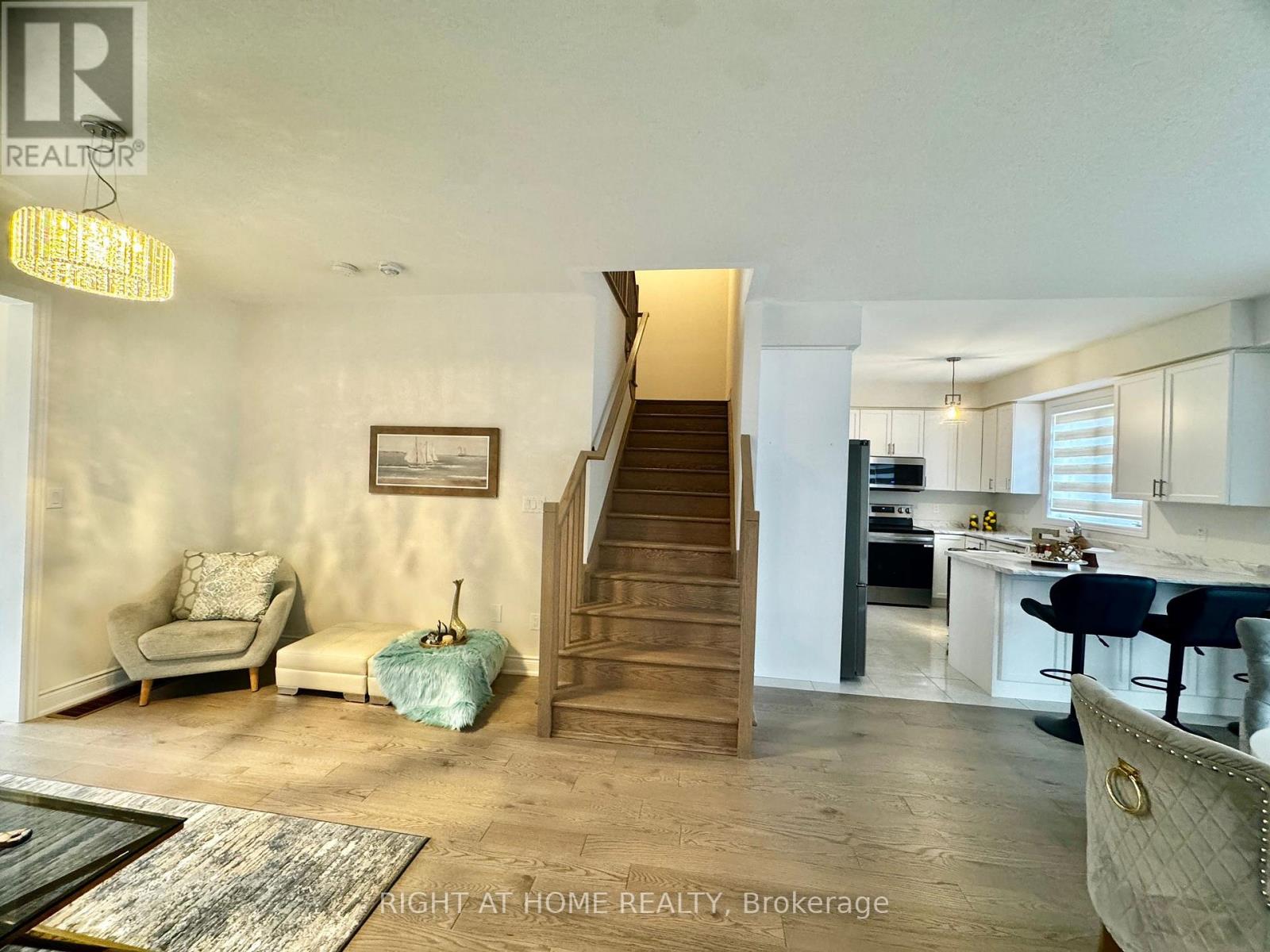 24 Tamworth Terrace, Barrie, Ontario  L9J 0L5 - Photo 7 - S12785588