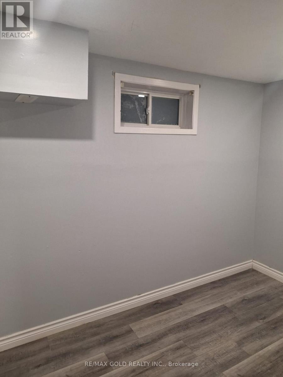 6387 Chaumont Crescent, Mississauga, Ontario  L5N 2M7 - Photo 2 - W12785530