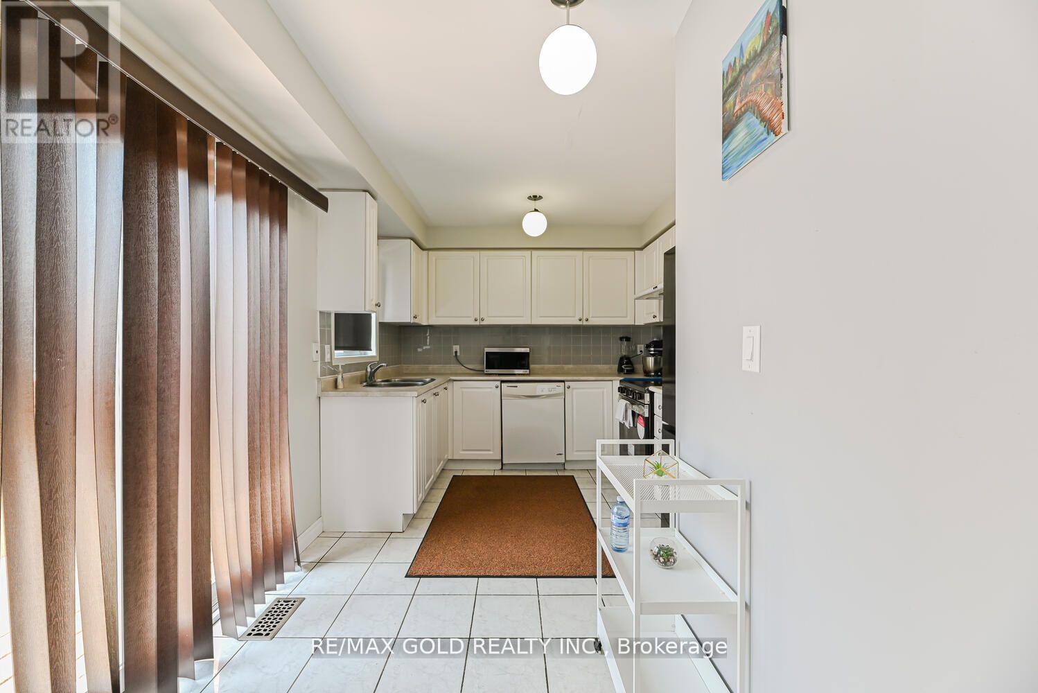 14 Topiary Lane, Brampton, Ontario  L7A 2K6 - Photo 16 - W12785544