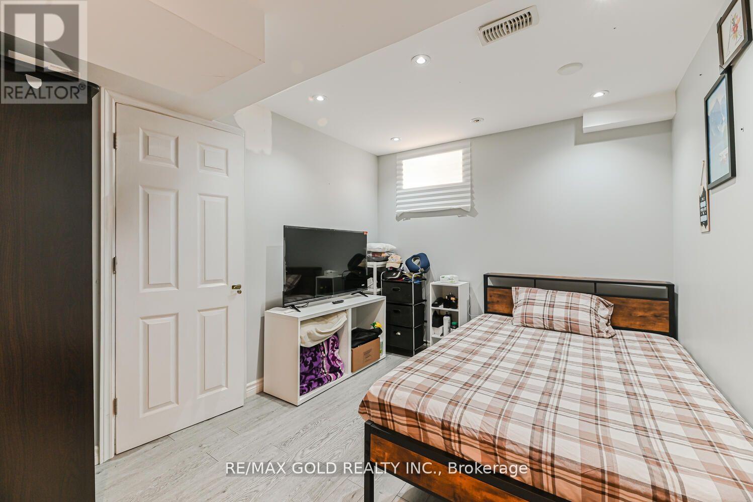 14 Topiary Lane, Brampton, Ontario  L7A 2K6 - Photo 34 - W12785544