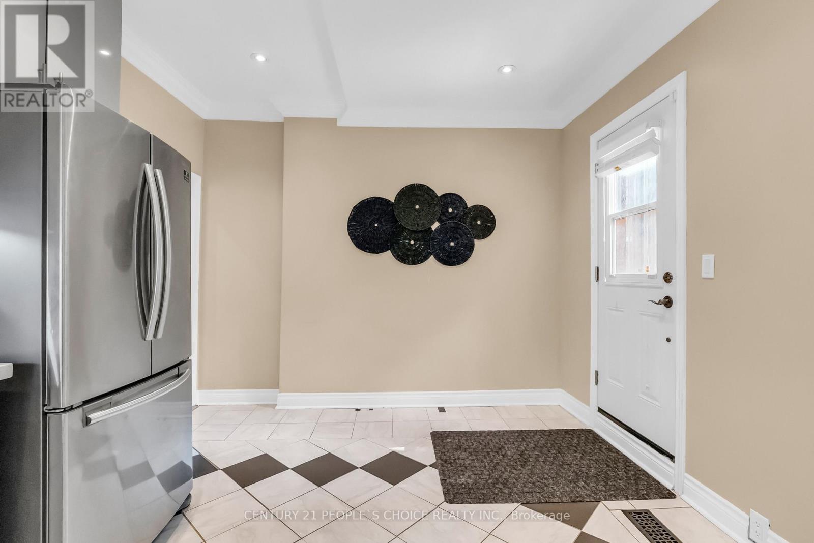 58 Pauline Avenue, Toronto, Ontario  M6H 3M8 - Photo 14 - W12785548