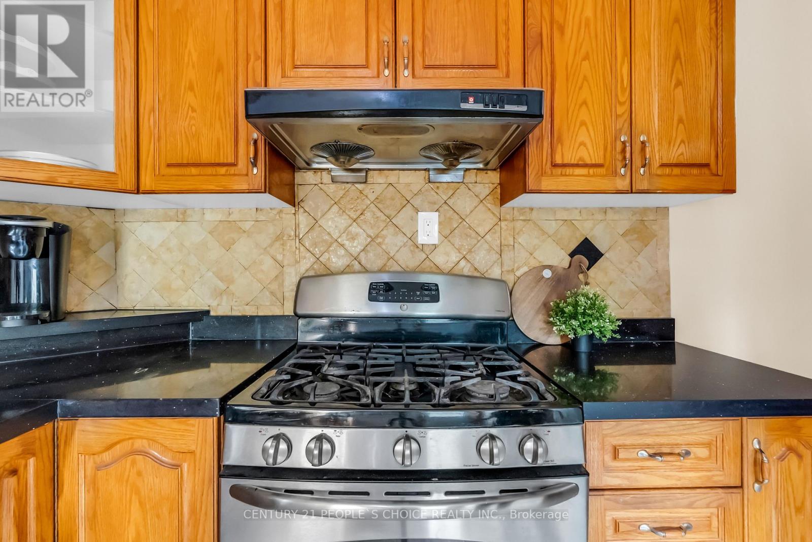 58 Pauline Avenue, Toronto, Ontario  M6H 3M8 - Photo 19 - W12785548