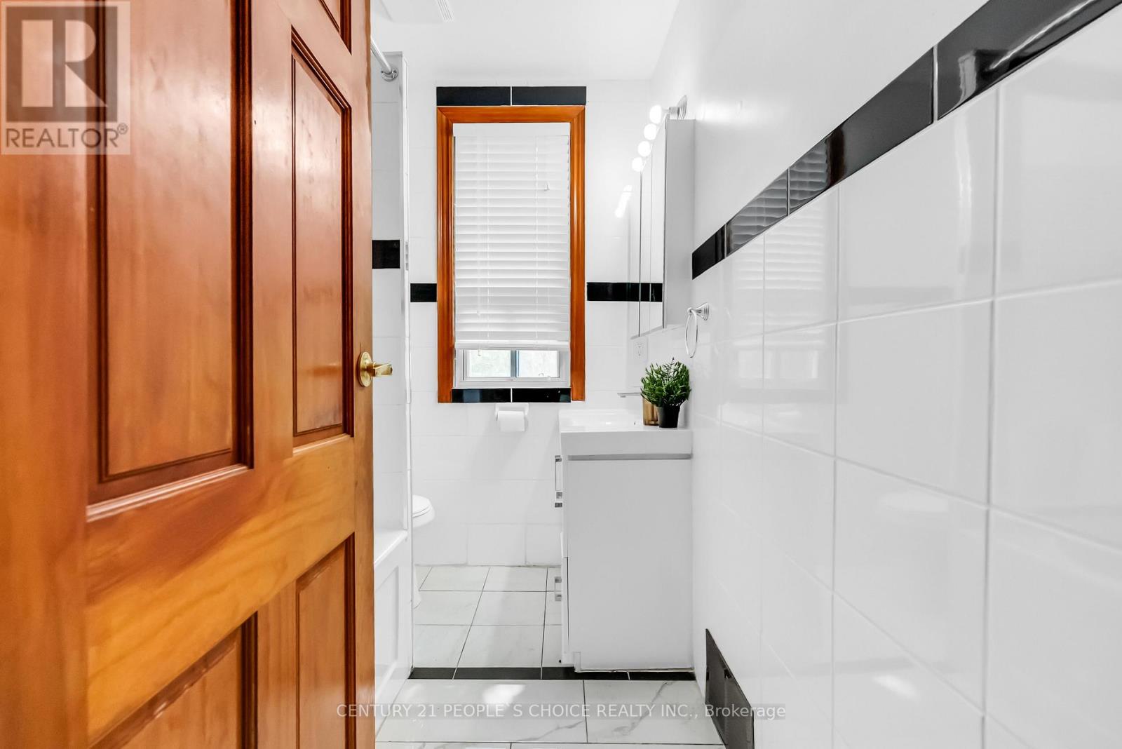 58 Pauline Avenue, Toronto, Ontario  M6H 3M8 - Photo 27 - W12785548