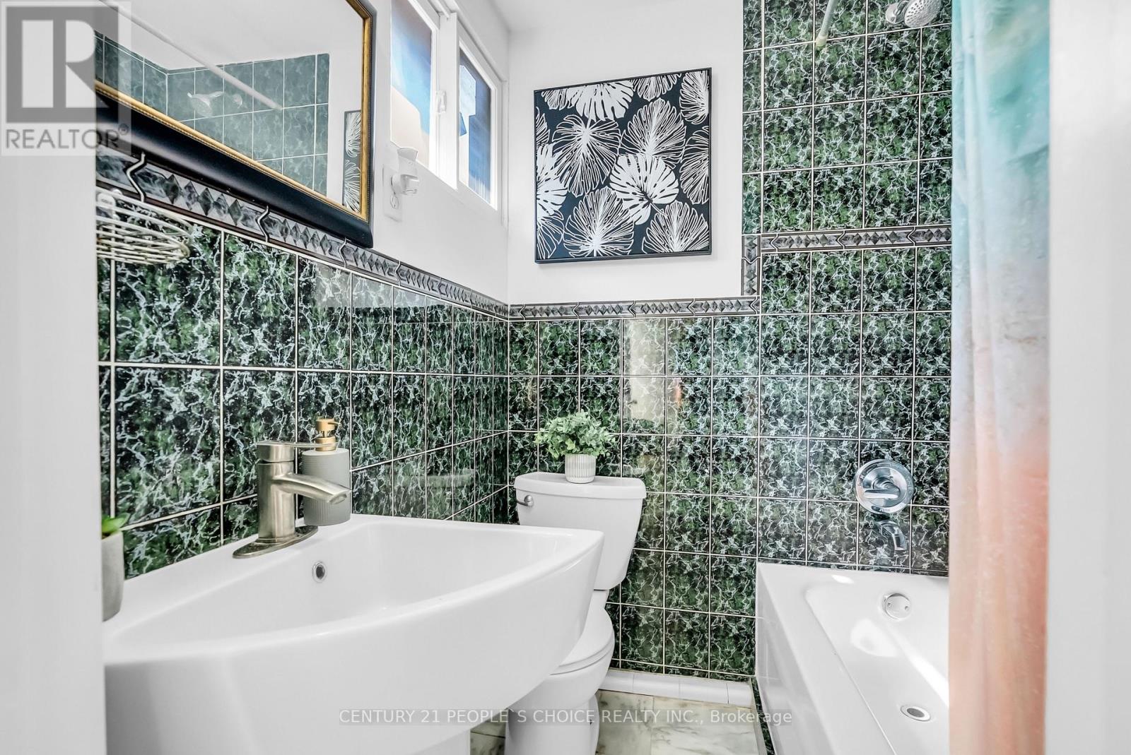 58 Pauline Avenue, Toronto, Ontario  M6H 3M8 - Photo 33 - W12785548