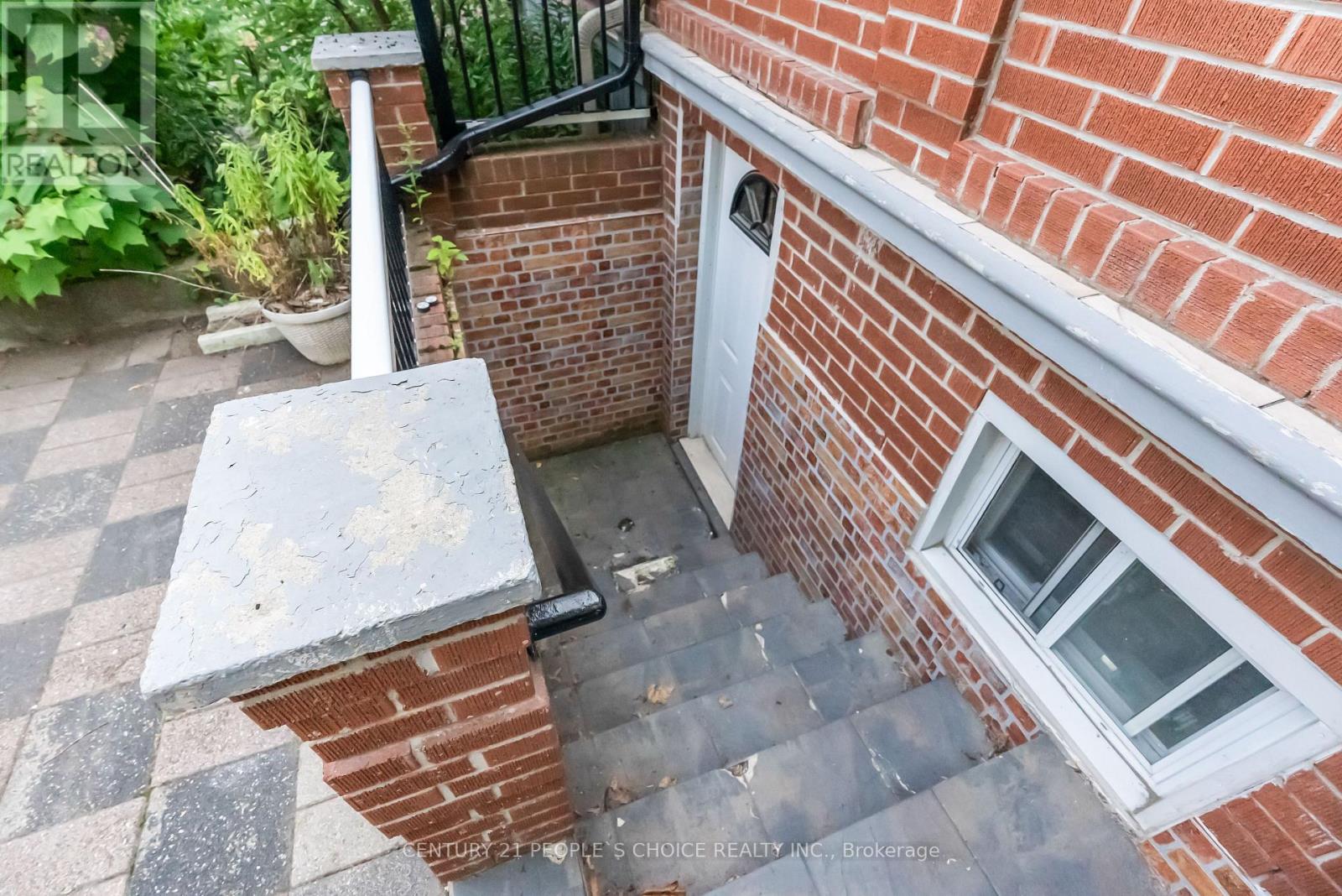 58 Pauline Avenue, Toronto, Ontario  M6H 3M8 - Photo 37 - W12785548