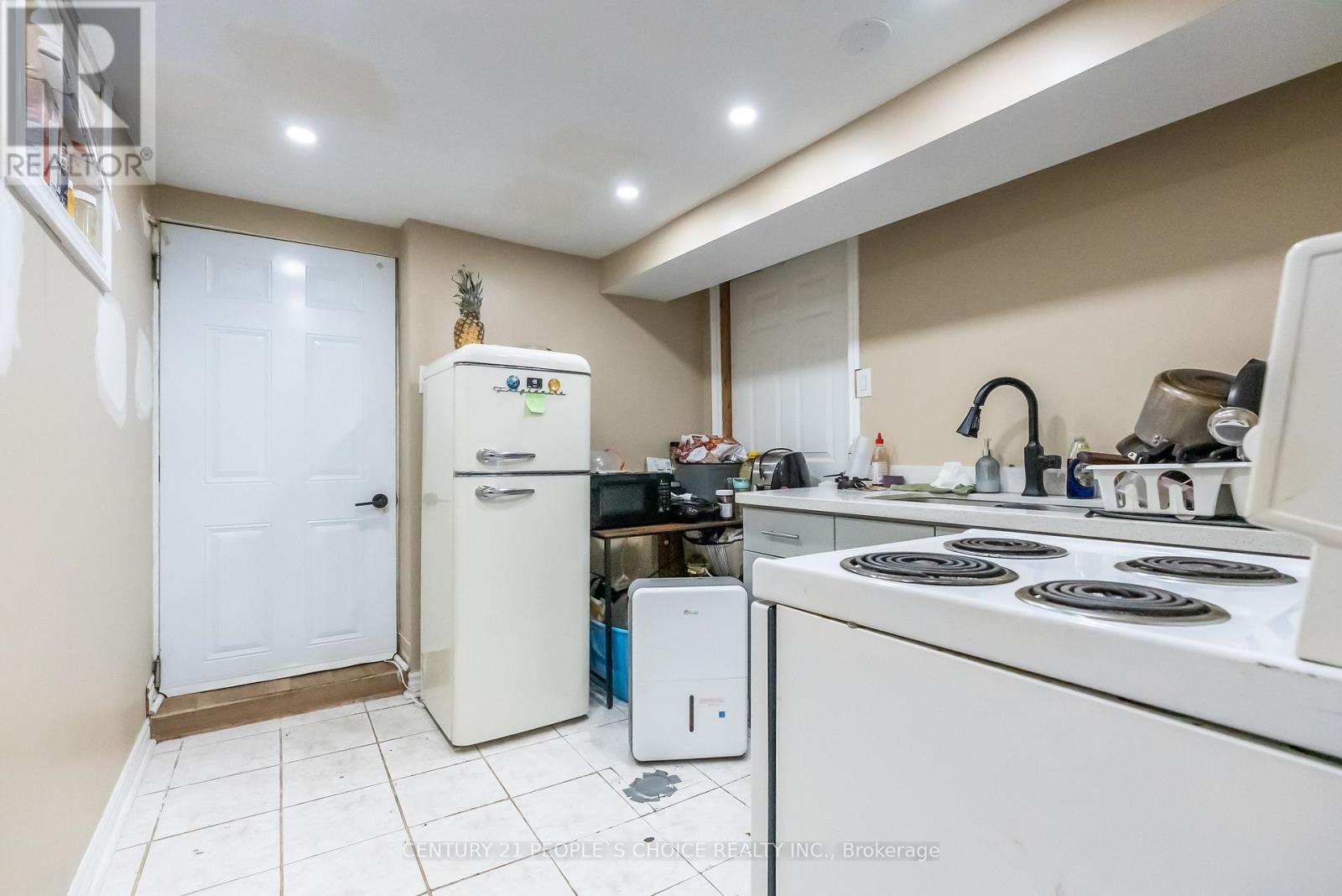 58 Pauline Avenue, Toronto, Ontario  M6H 3M8 - Photo 40 - W12785548