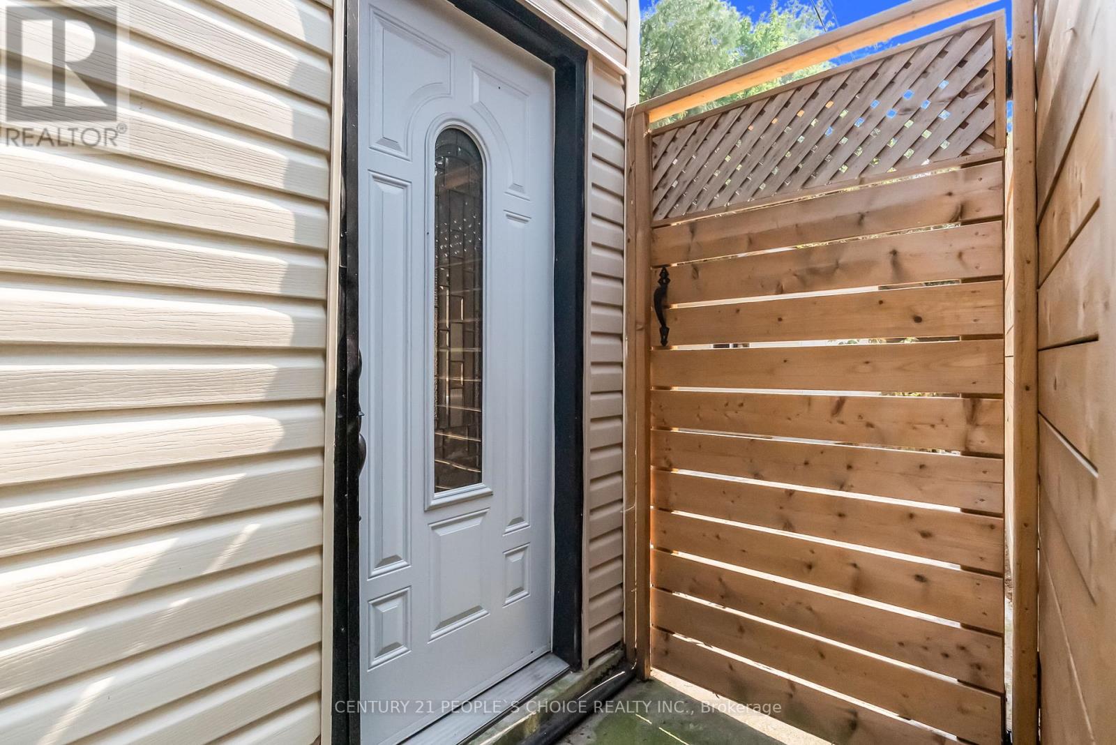 58 Pauline Avenue, Toronto, Ontario  M6H 3M8 - Photo 47 - W12785548